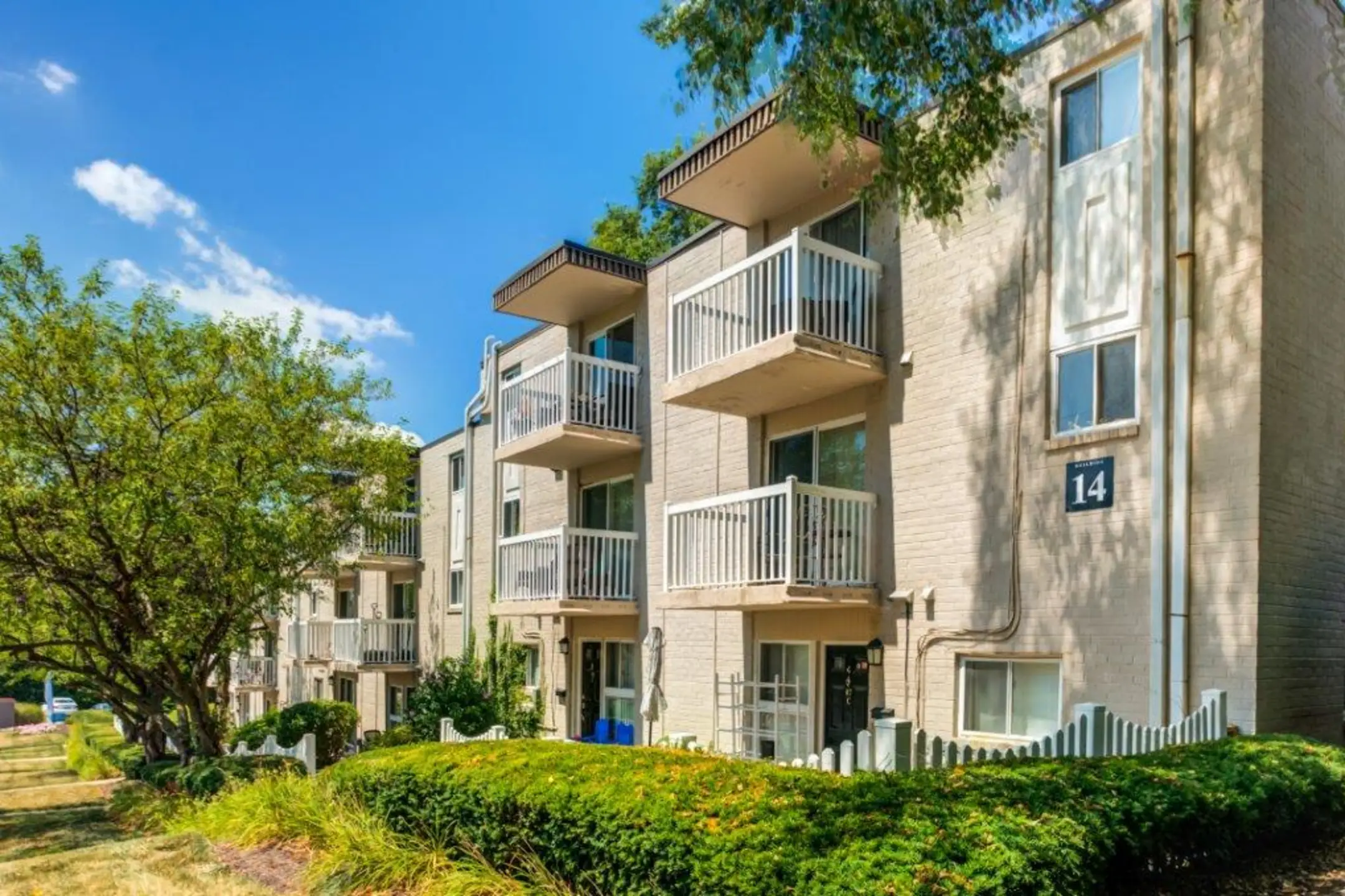 Curren Terrace Apartments Norristown, PA 19401