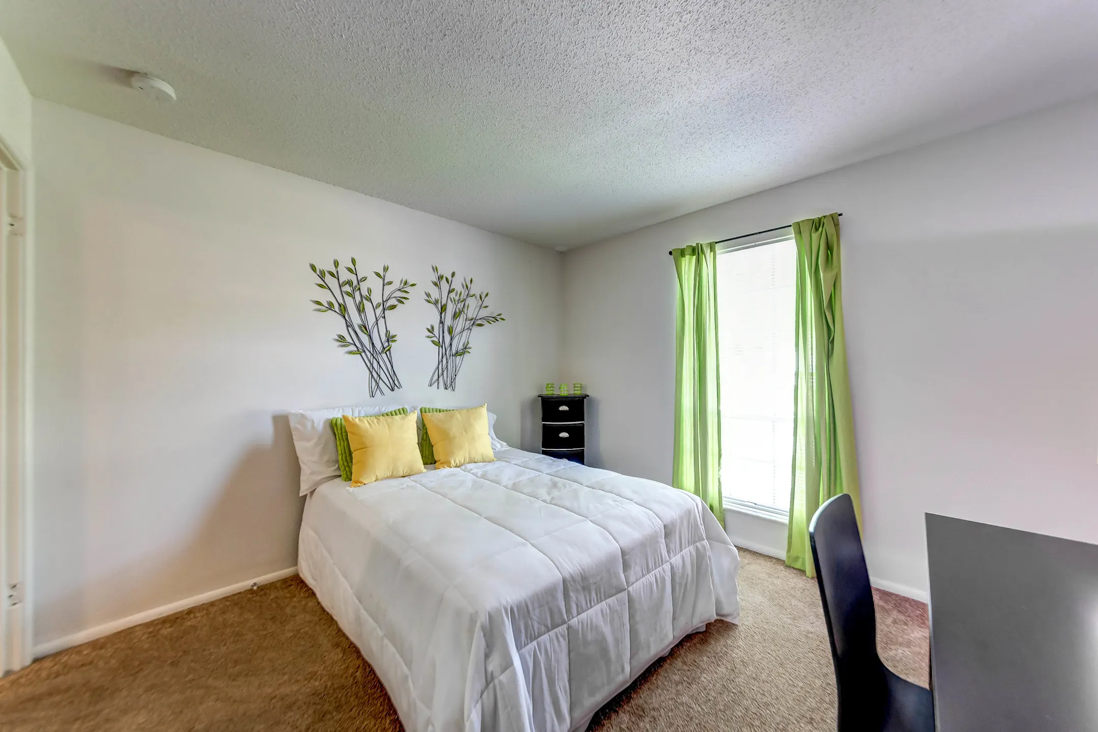 Whispering Lake Apartments Florissant, MO 63033