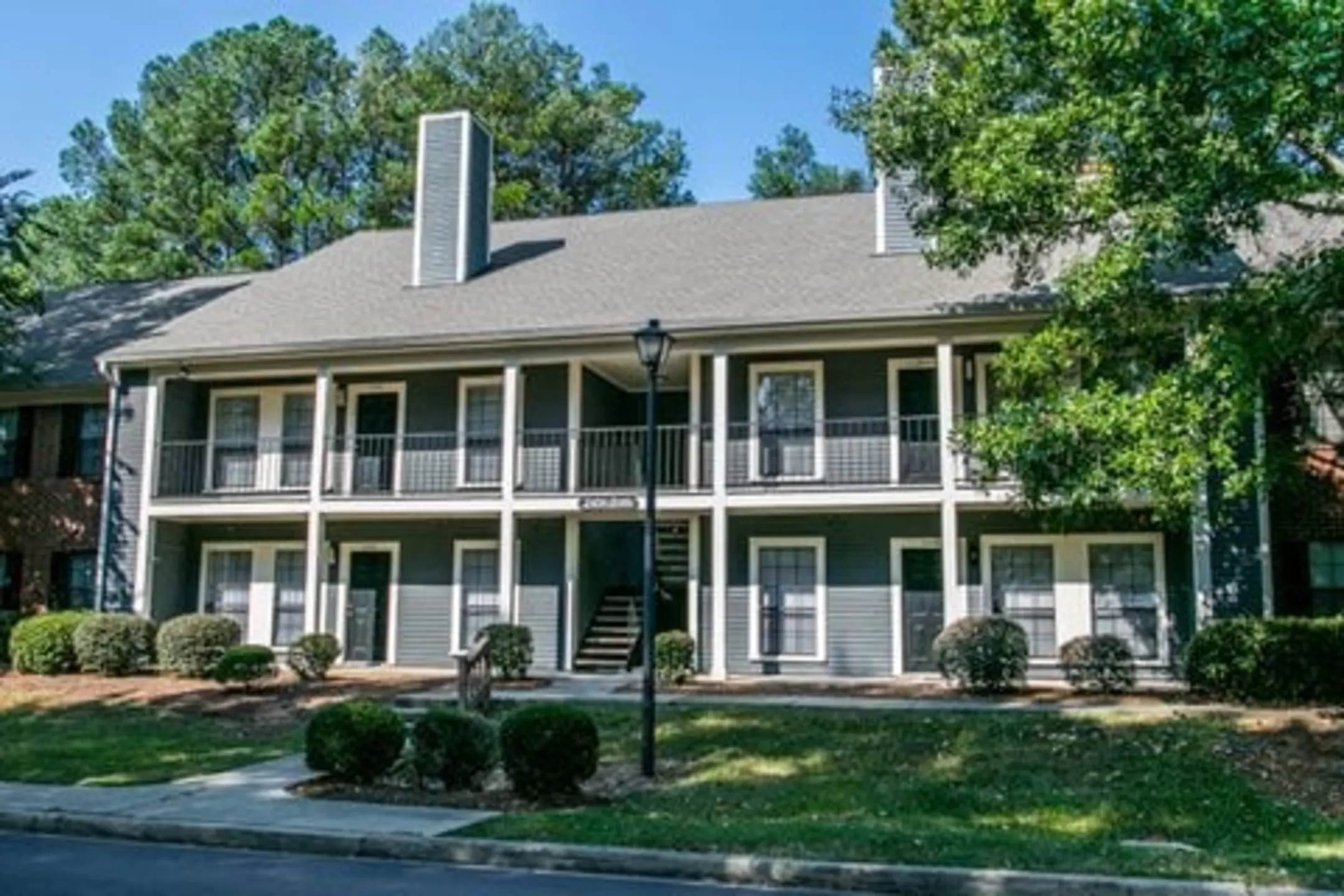 Building - St. Andrews Apartments & Townhomes - Columbia, SC