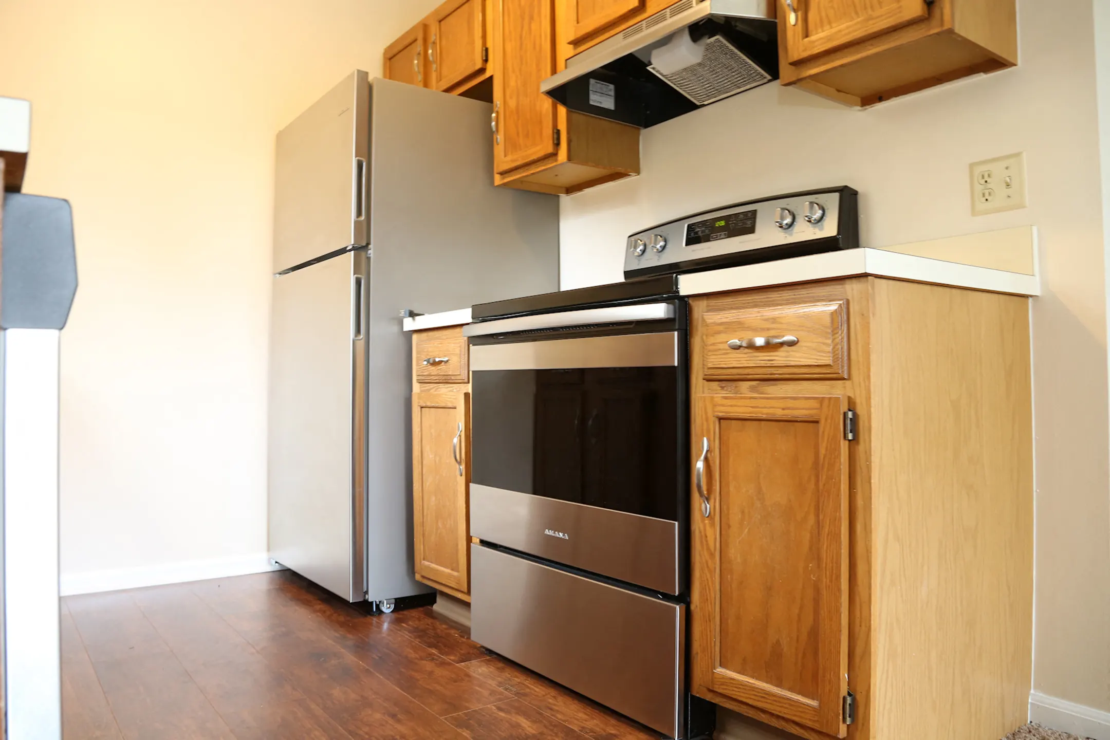 Cambria Heights Apartments & Townhomes Apartments East Lansing, MI 48823