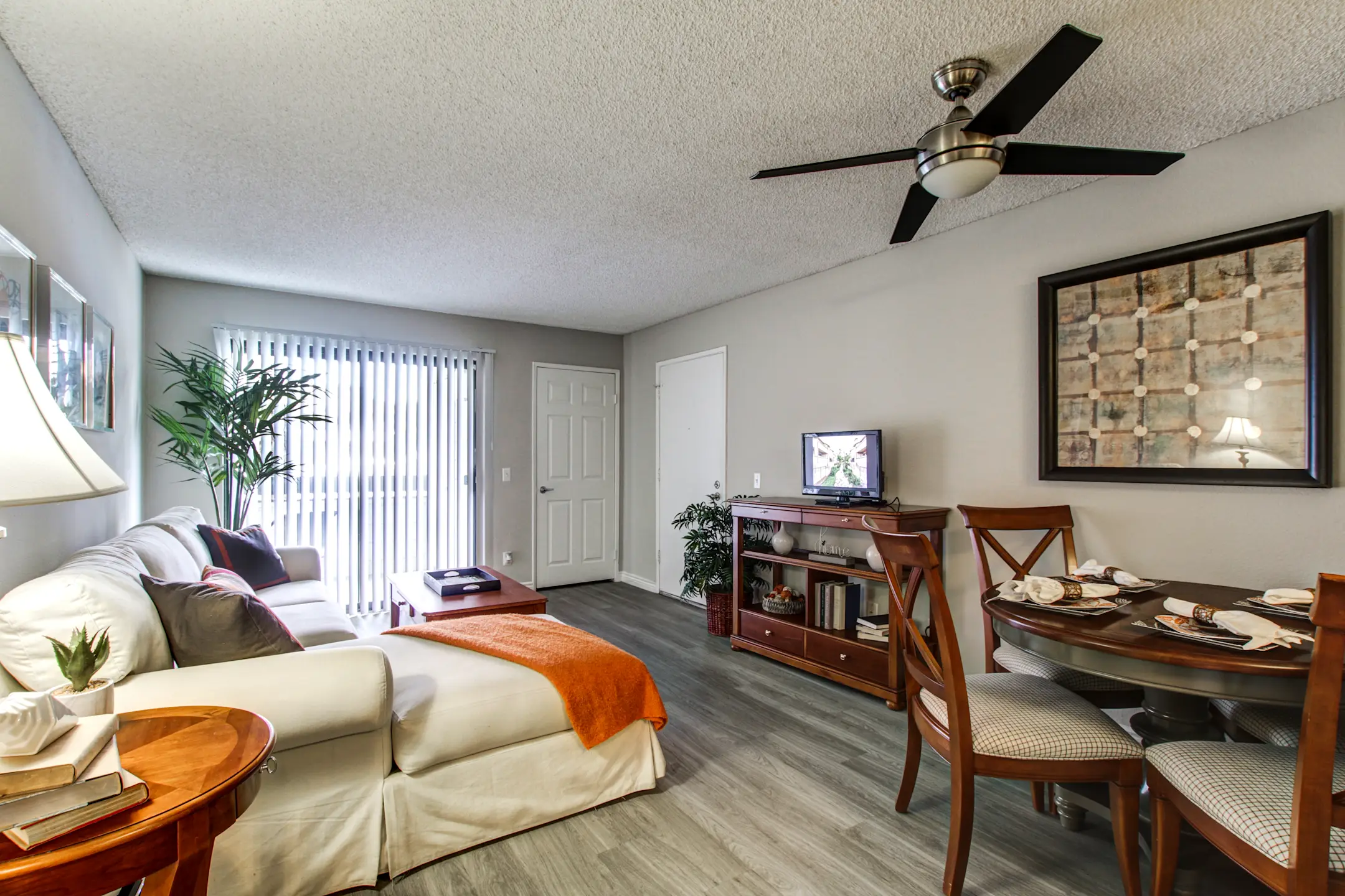 Grand Apartments on Lindley 10201 Lindley Avenue Northridge, CA for