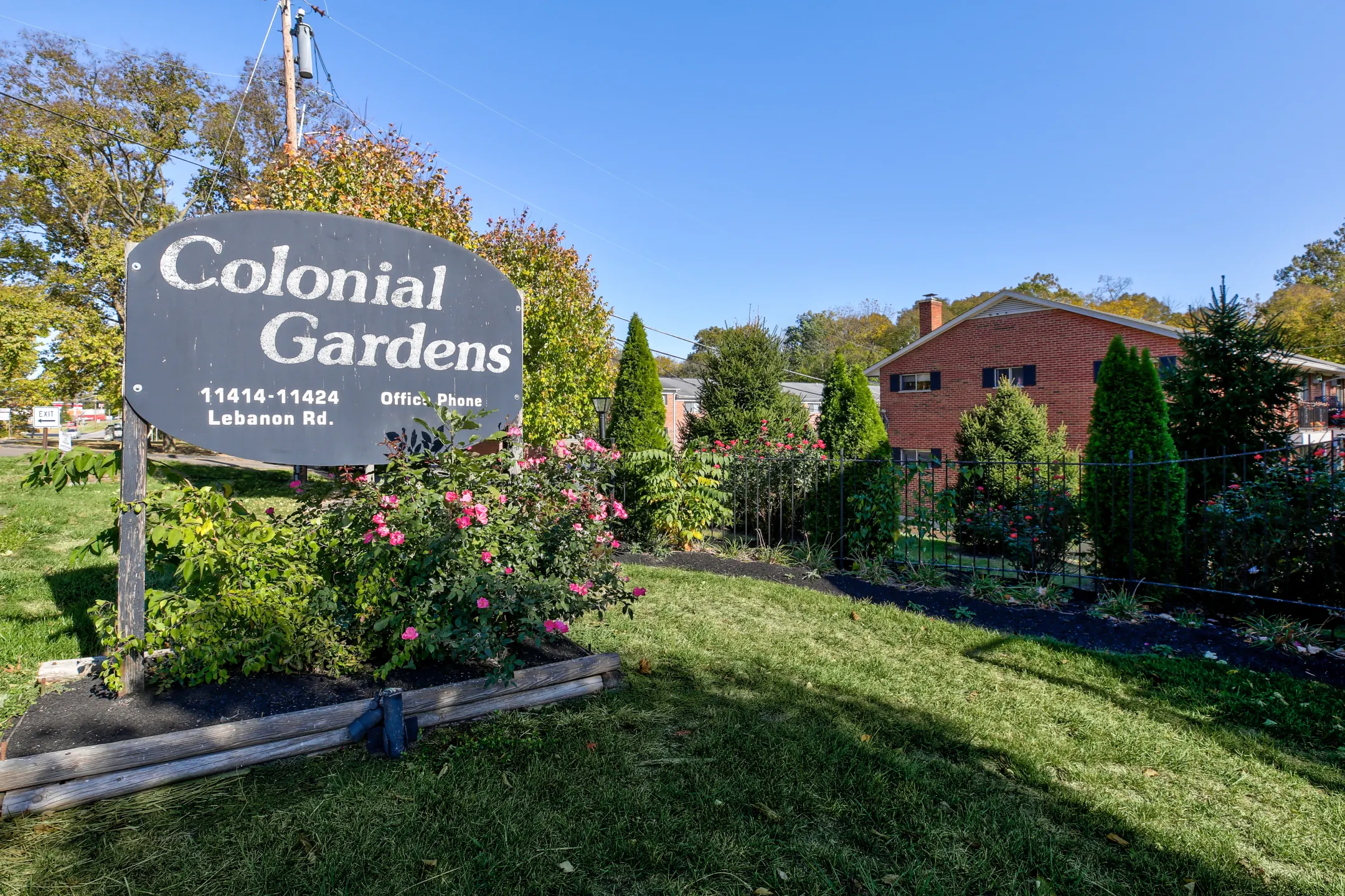 Community Signage - Colonial Gardens Apartments - Cincinnati, OH
