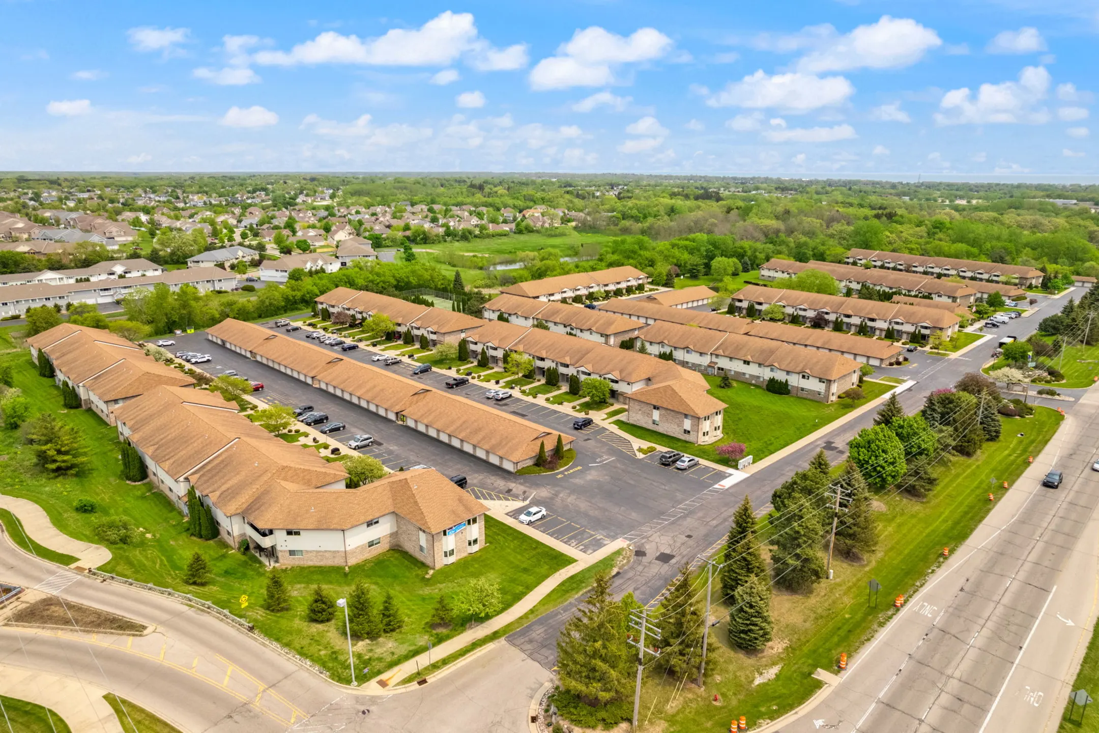 Villa Royale Apartments - Kenosha, WI 53144