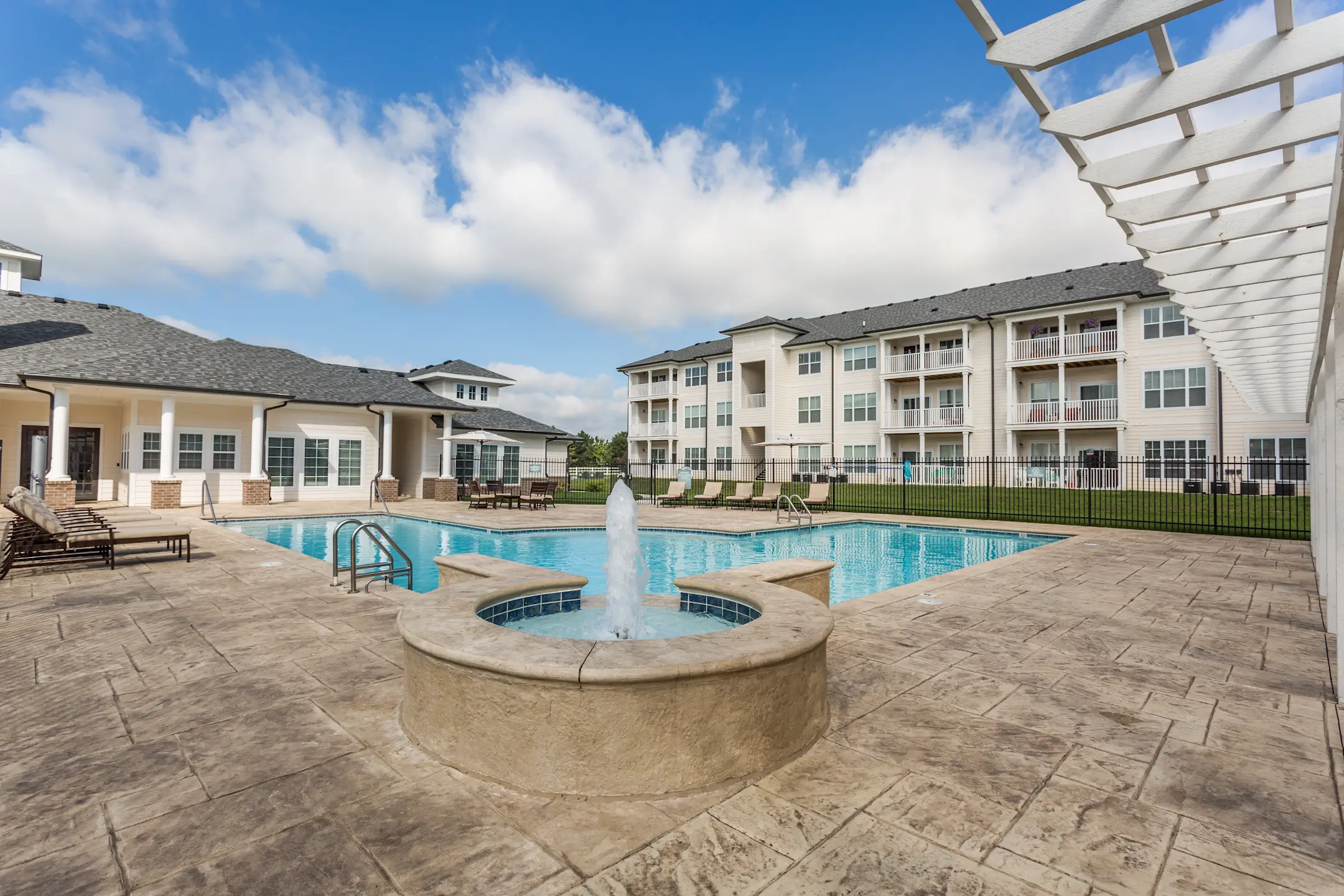 Southern Dunes Apartments Indianapolis, IN 46217