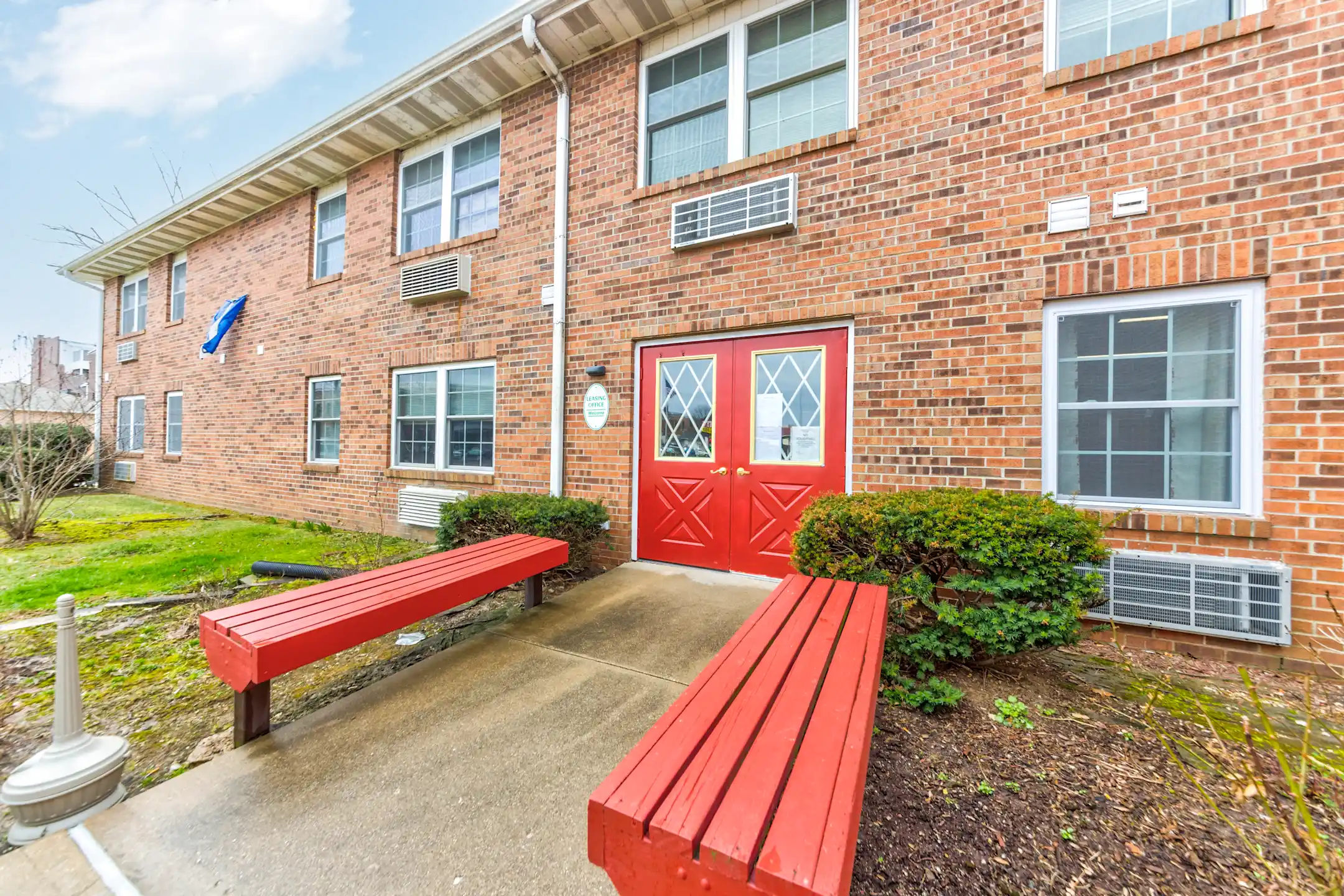 Village Apartments of Hillsboro Senior Apartments Hillsboro, IL 62049