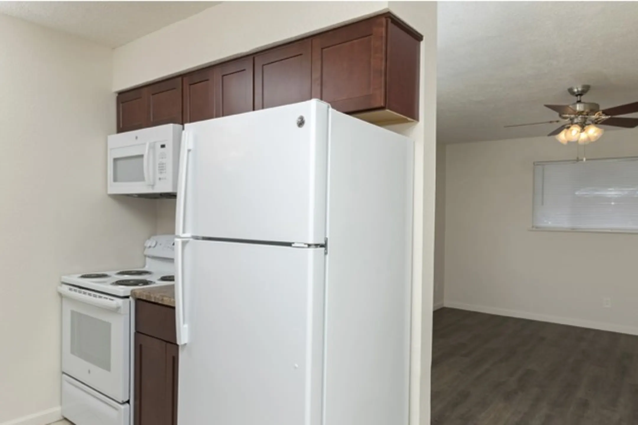 Rosewood Village Apartments 2072 E St Springfield, MO