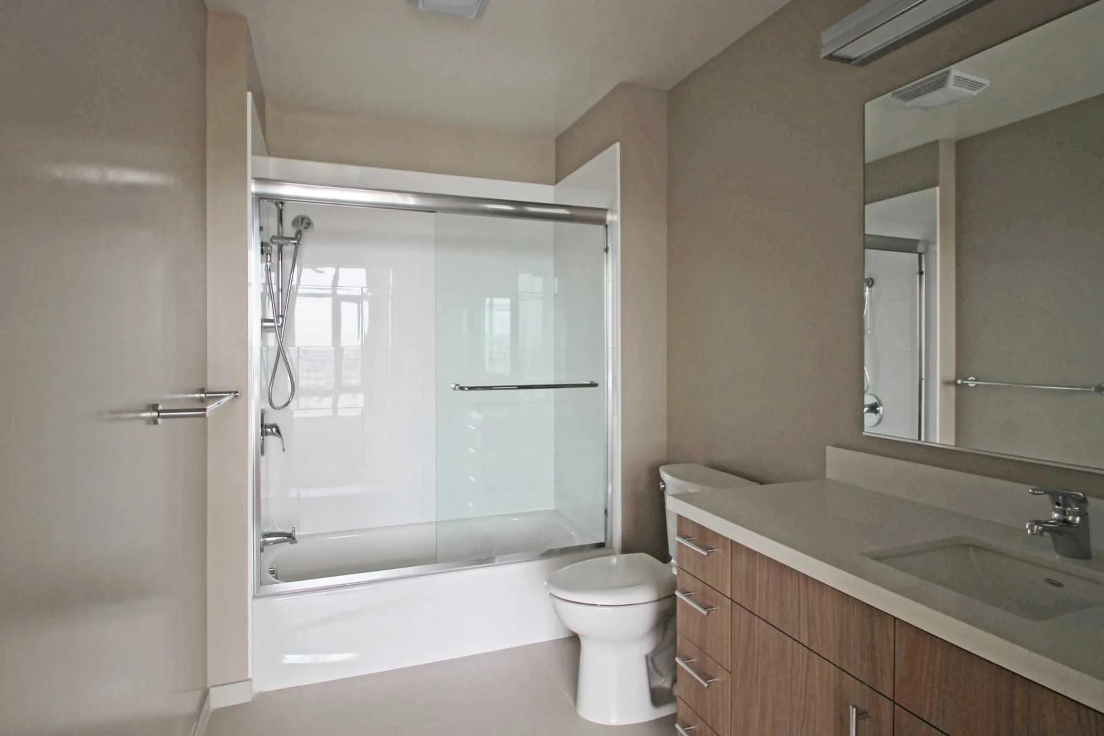 Bathroom - Ariel Luxury Rentals - San Diego, CA