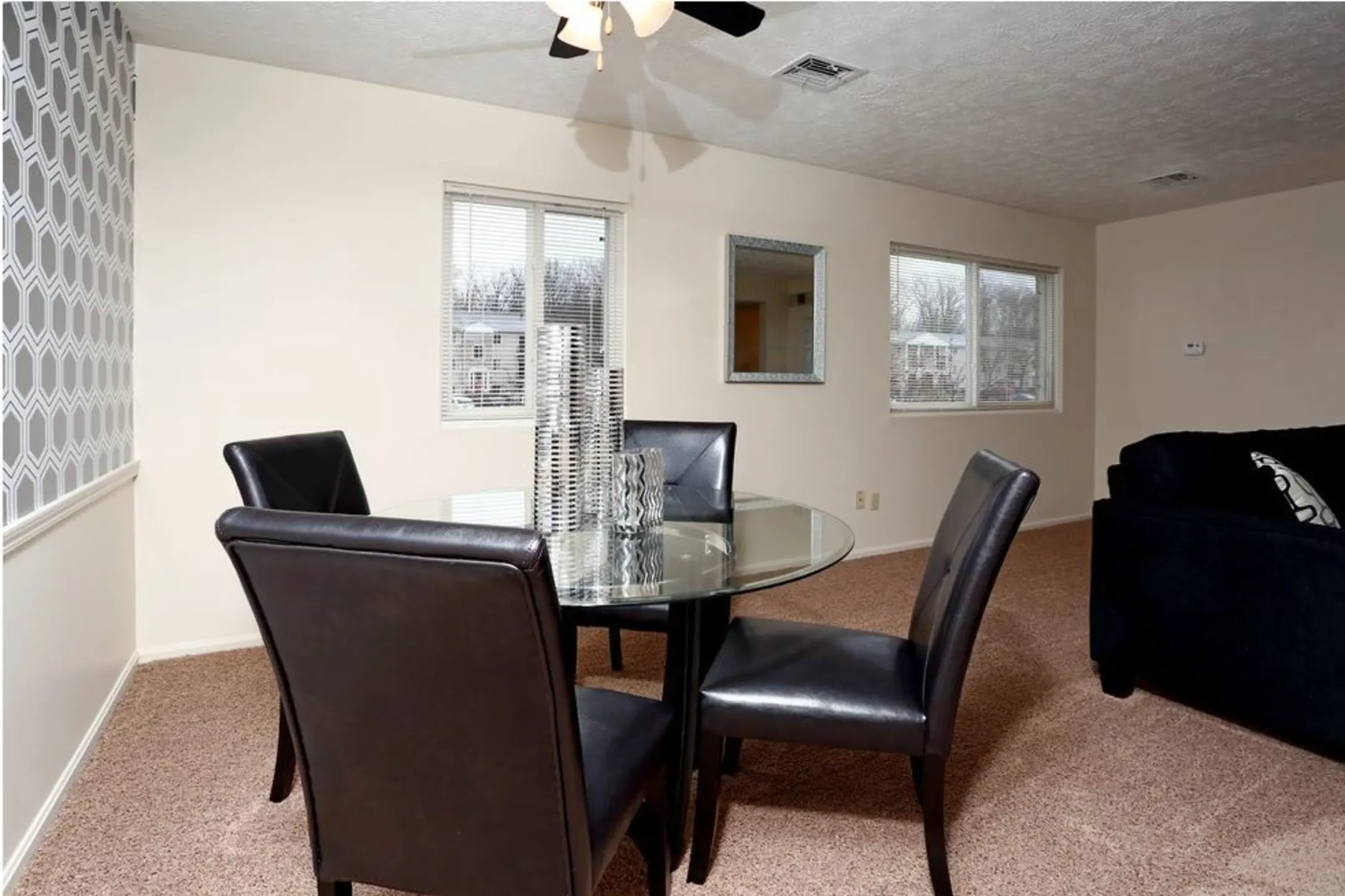 Dining Room - Mill Creek Village - Youngstown, OH