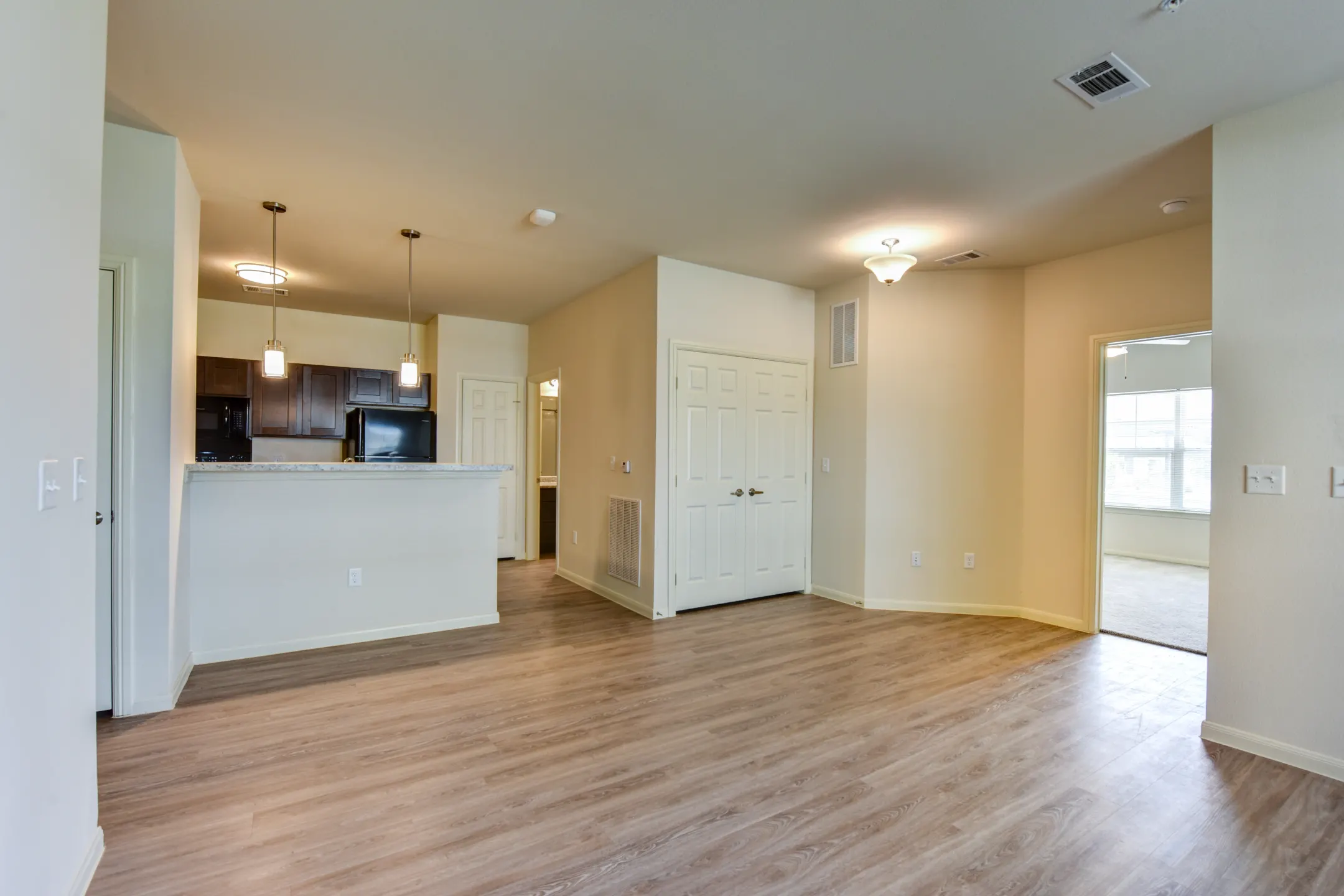 Shadow Ridge Apartment Homes - 2300 Old Settlers Blvd | Round Rock, TX ...