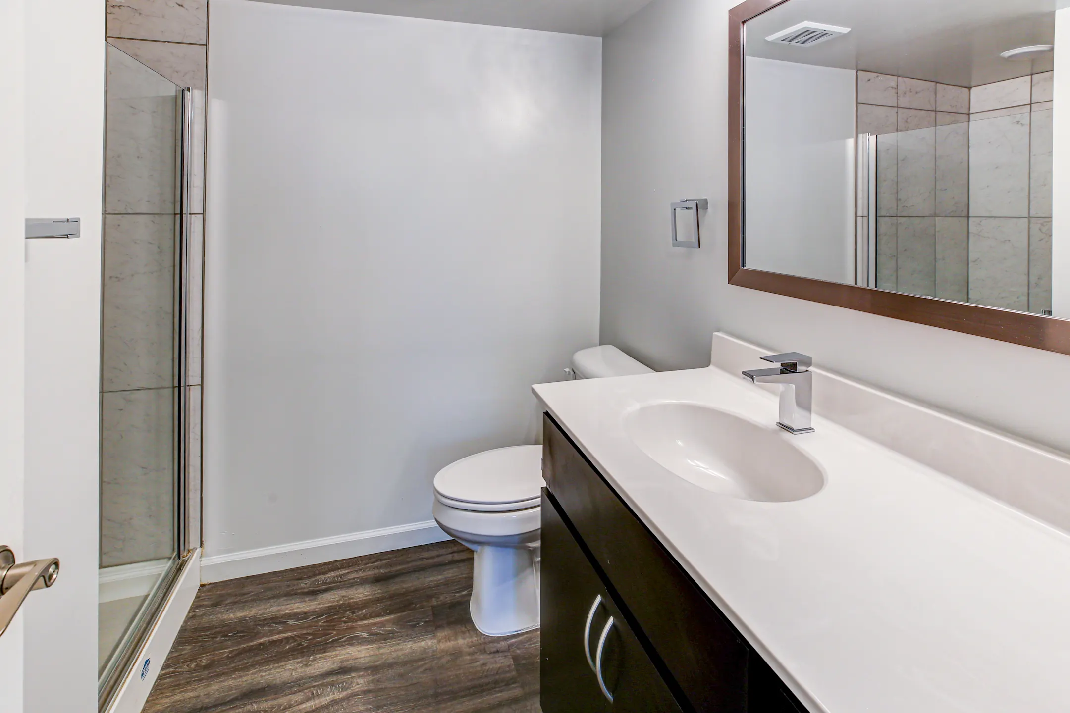 Bathroom - River Bend Apartments - Cincinnati, OH
