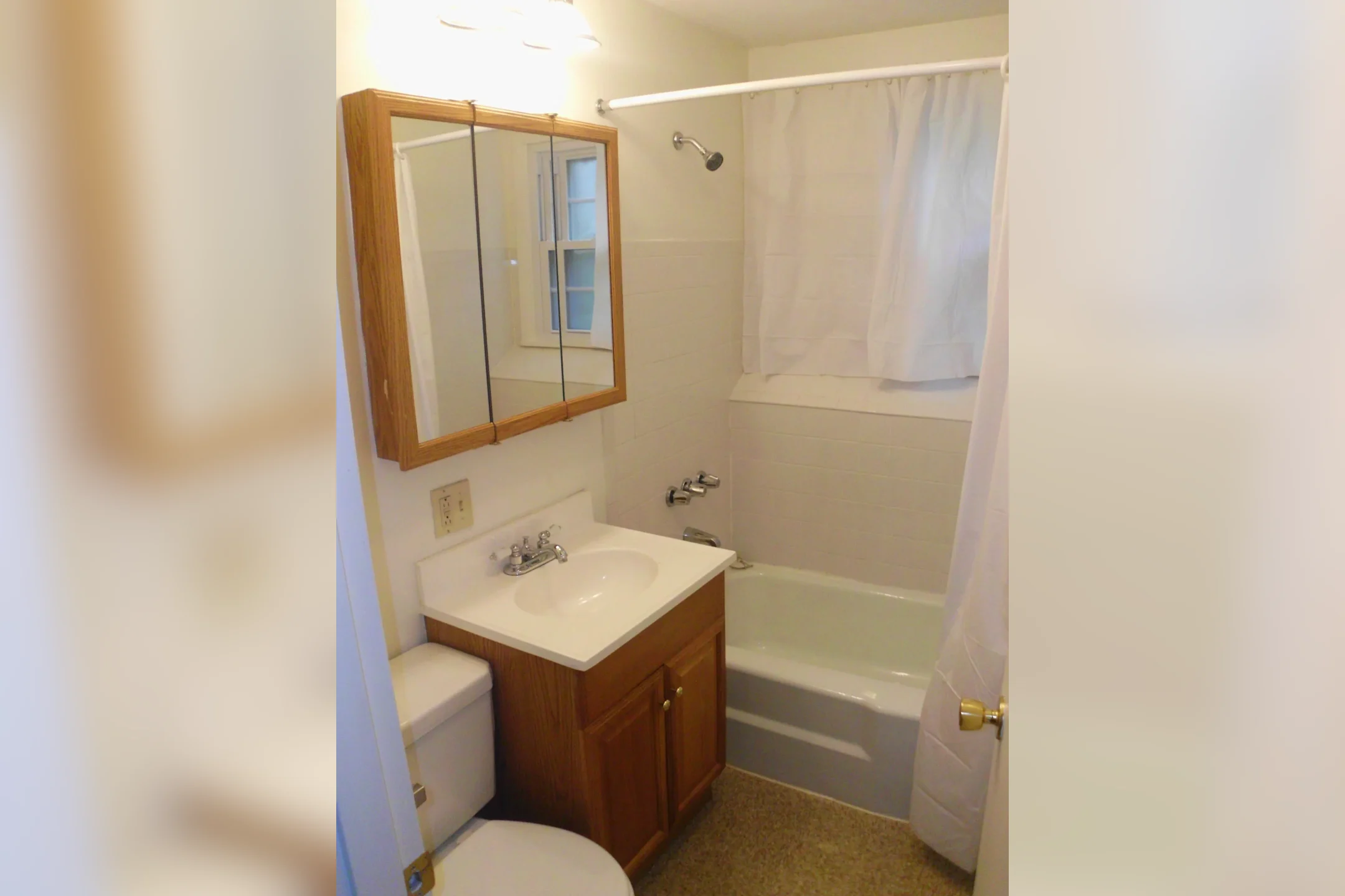 Woodlands, The 79 South Rd Londonderry, NH Apartments for Rent Rent.