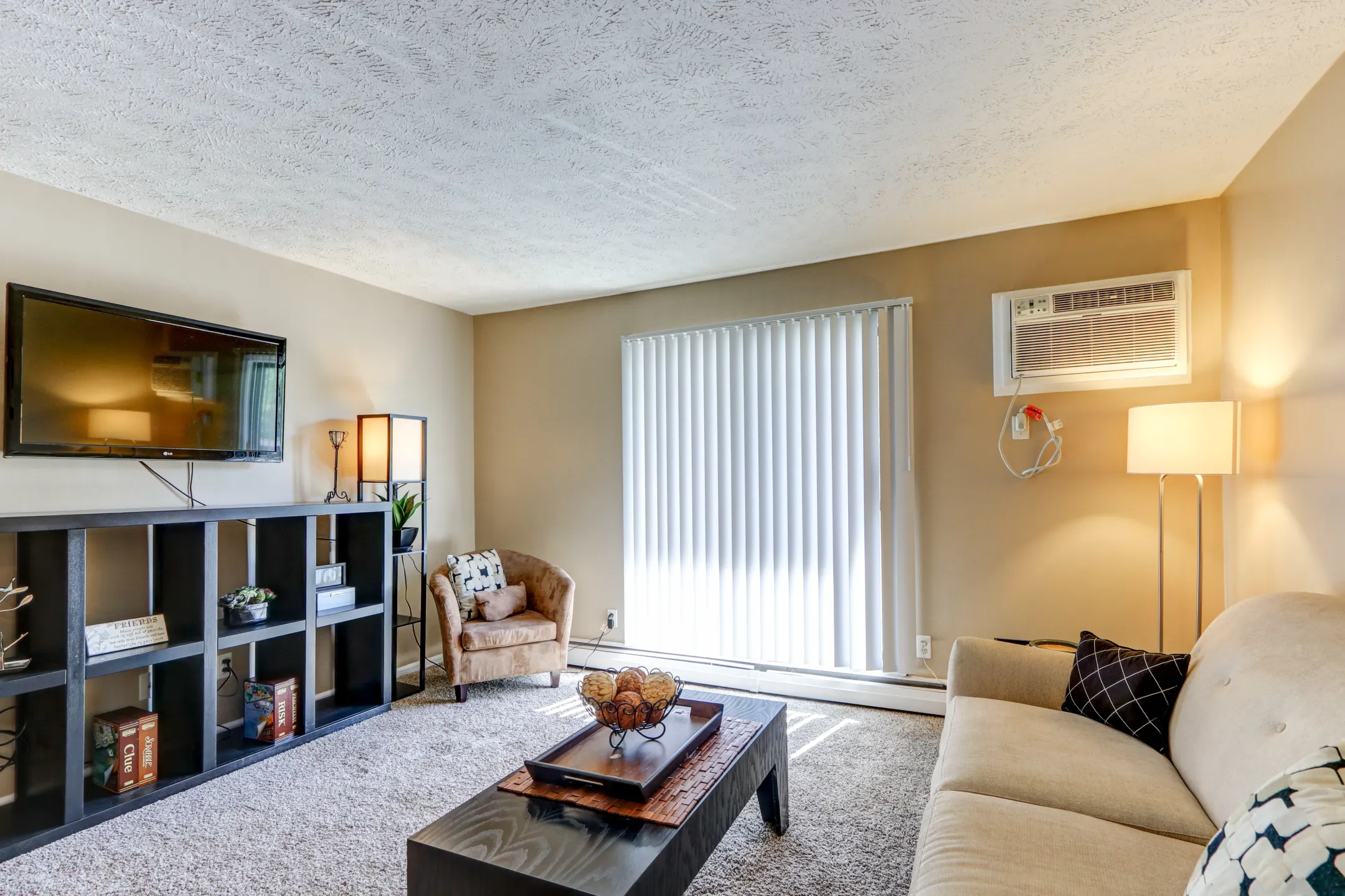 Living Room - Homestead Apartments - East Lansing, MI