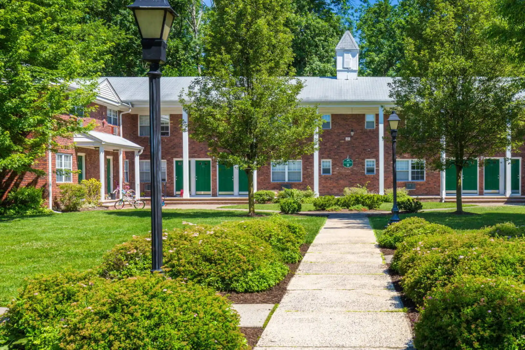 Nottingham Manor 138 Nottingham Ct Montvale, NJ Apartments for Rent