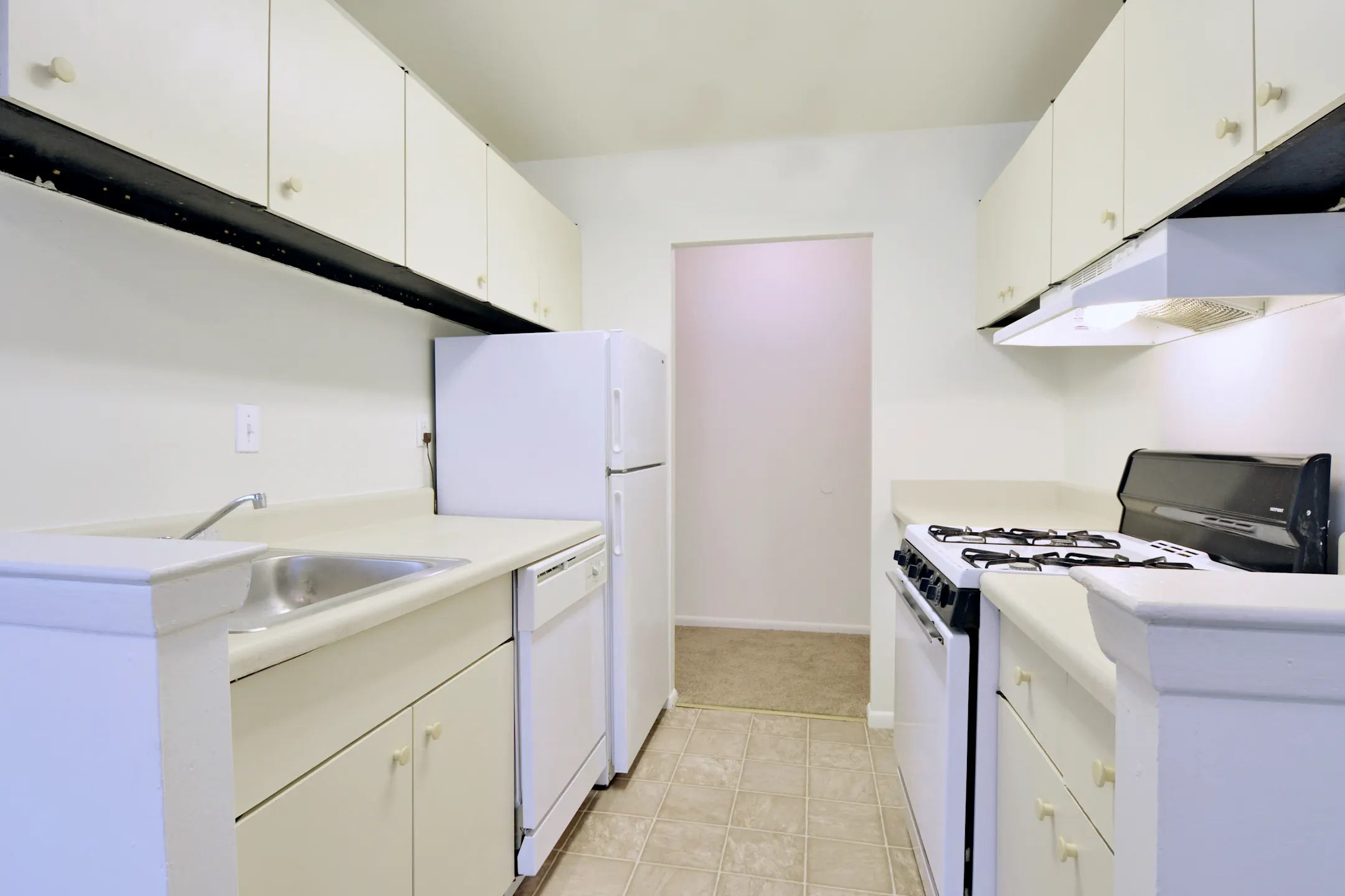 Kitchen - Beechwood Gardens - Philadelphia, PA