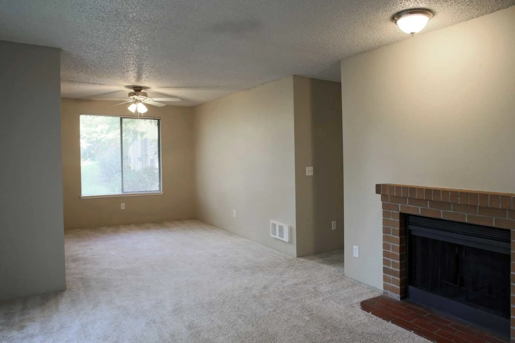 Living Room - Copper Ridge - Renton, WA