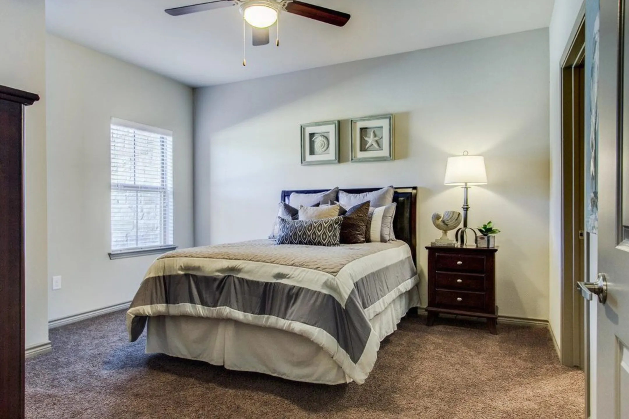 Lakeshore Apartment Homes 300 E Swisher Rd Lake Dallas, TX