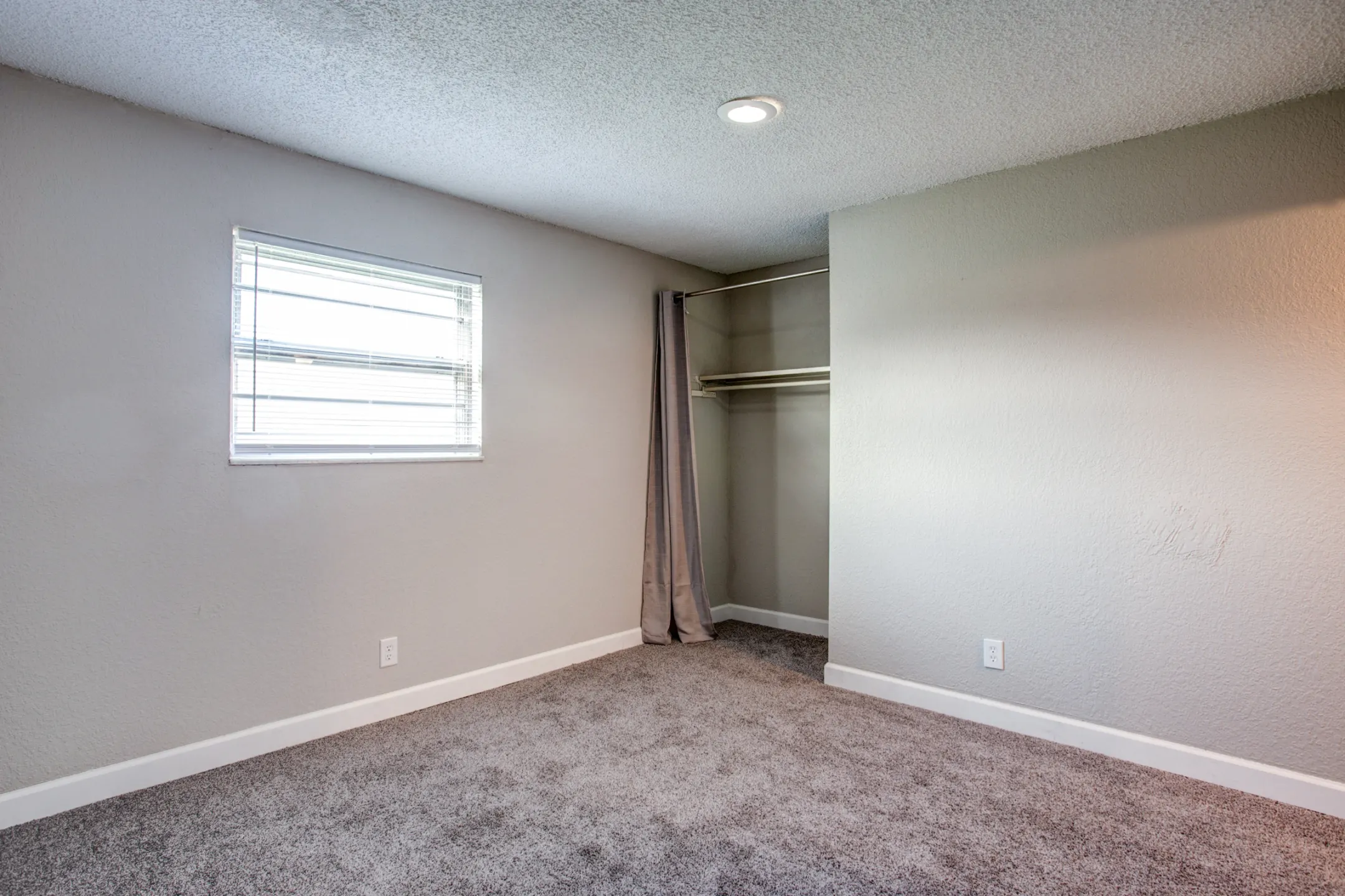 Puckett Pointe Apartments - Kansas City, KS 66103