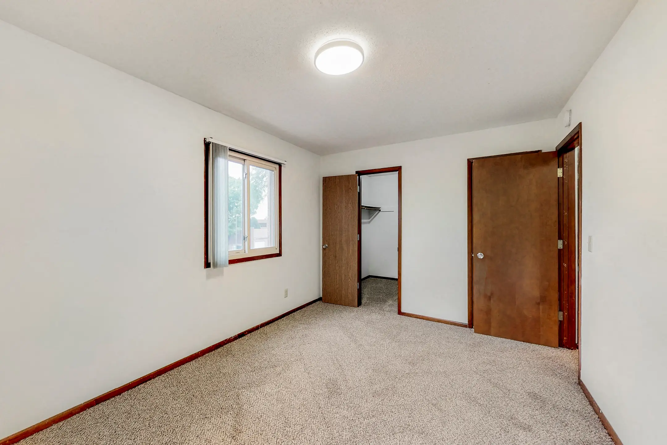 Robin Hill Apartments West Des Moines, IA 50265