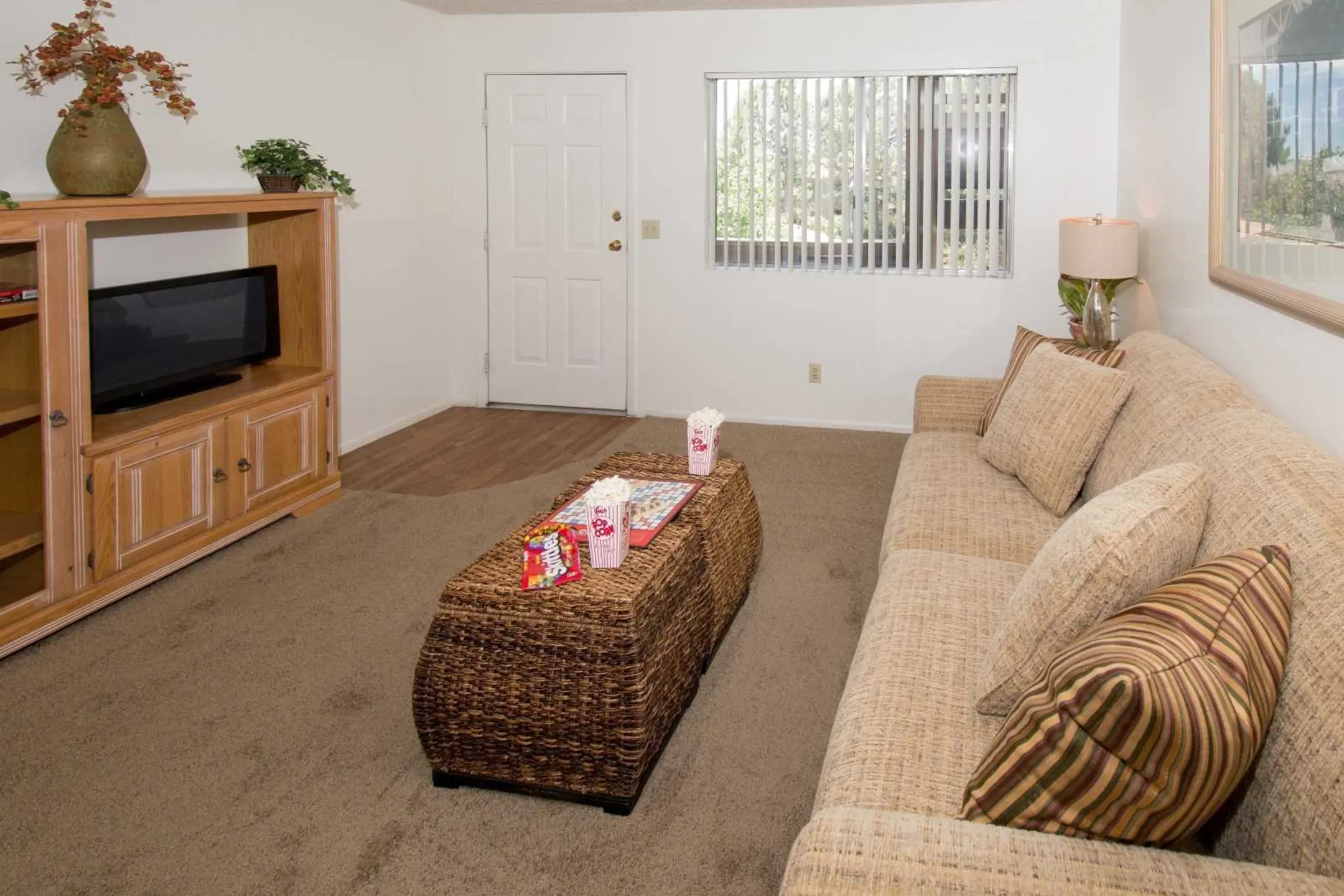 Living Room - Country Club Vista - Flagstaff, AZ