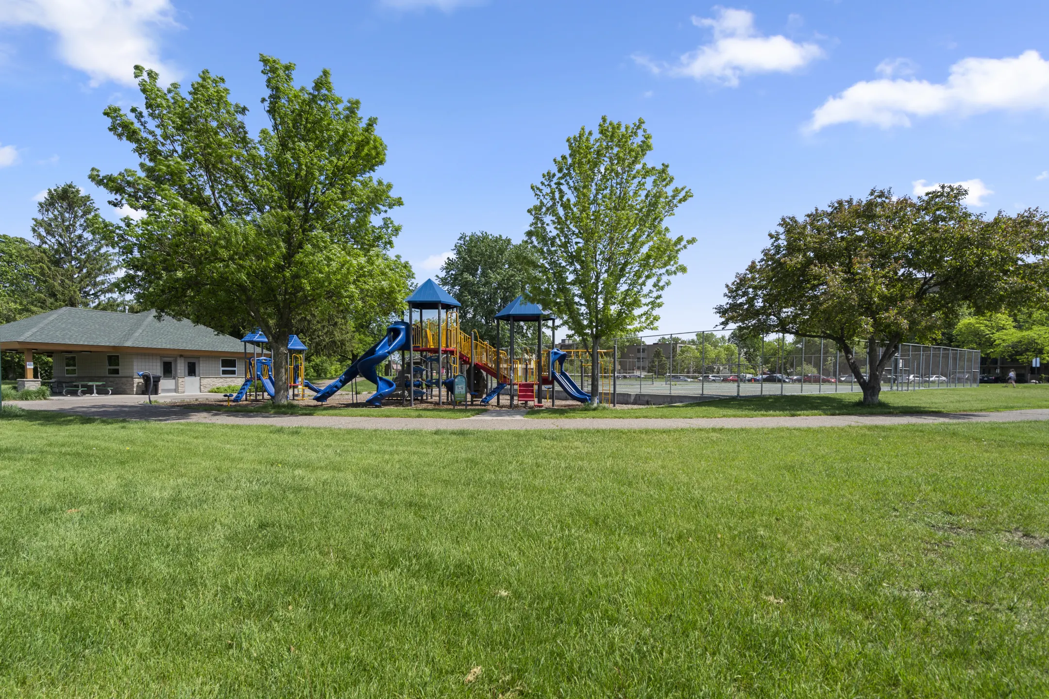 Second Street Station - 1015 2nd St NE | Hopkins, MN Apartments for ...