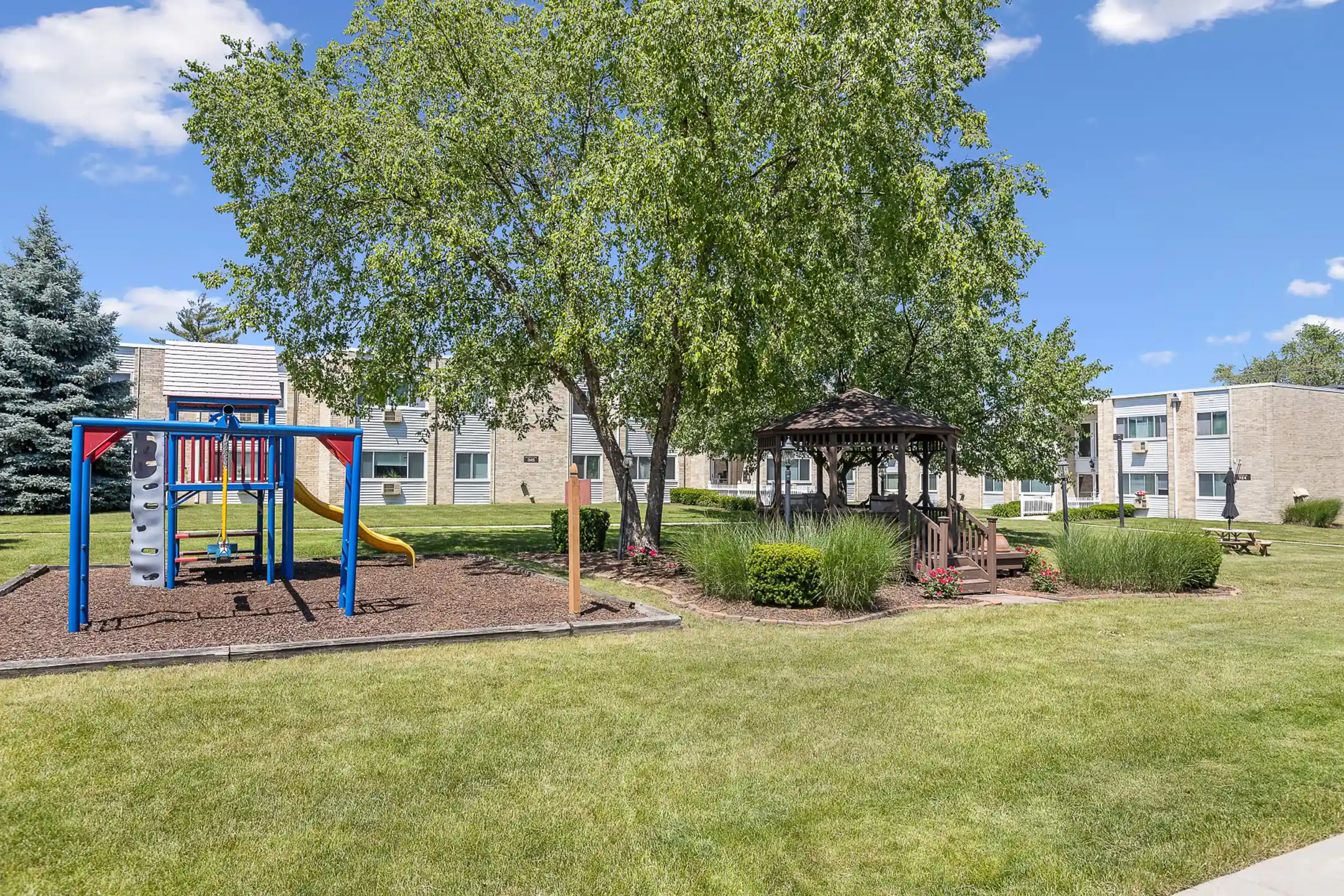 Villa Garden Apartments 712 N Villa Ave Villa Park, IL Apartments