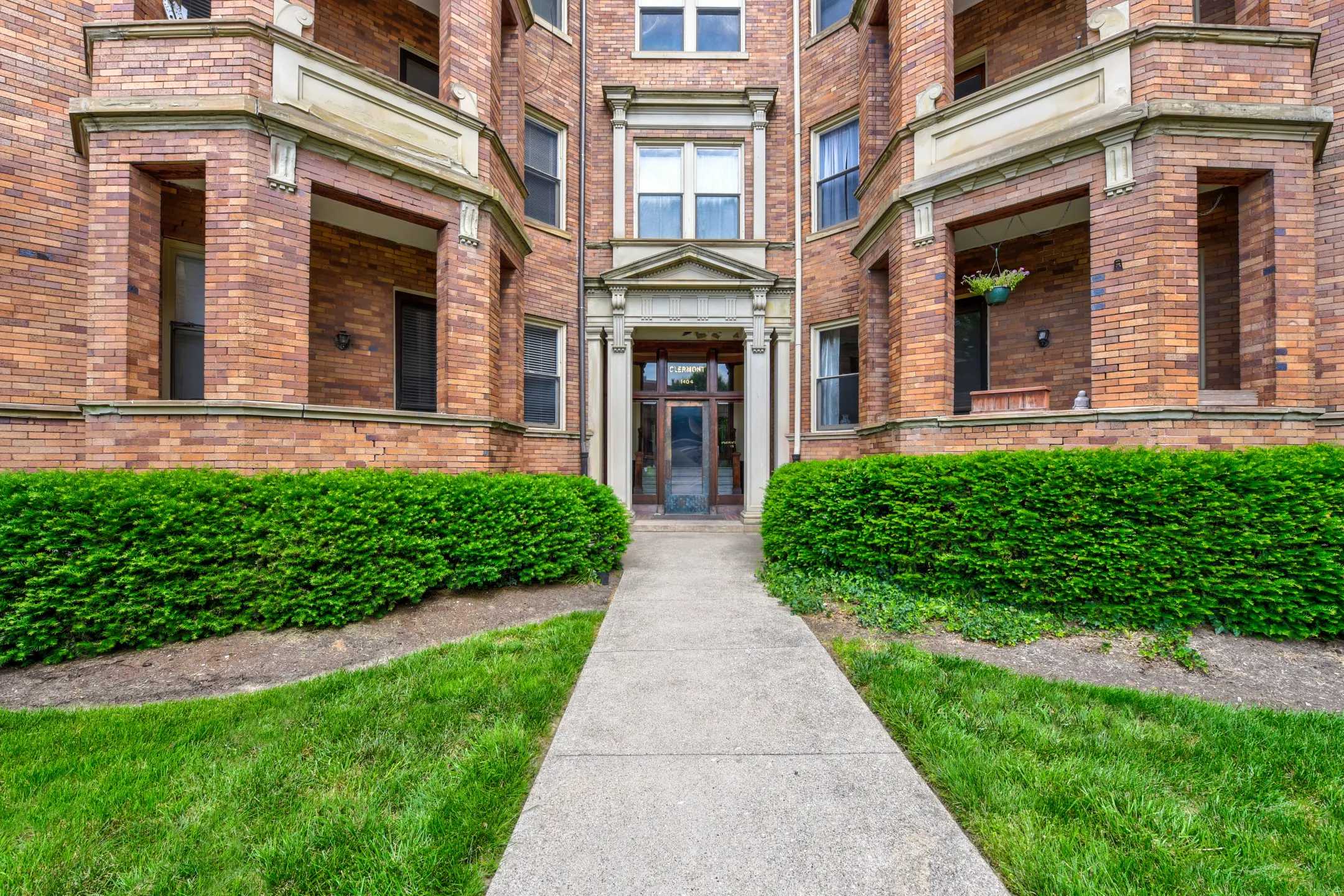 The Clermont Apartments Cincinnati, OH 45206