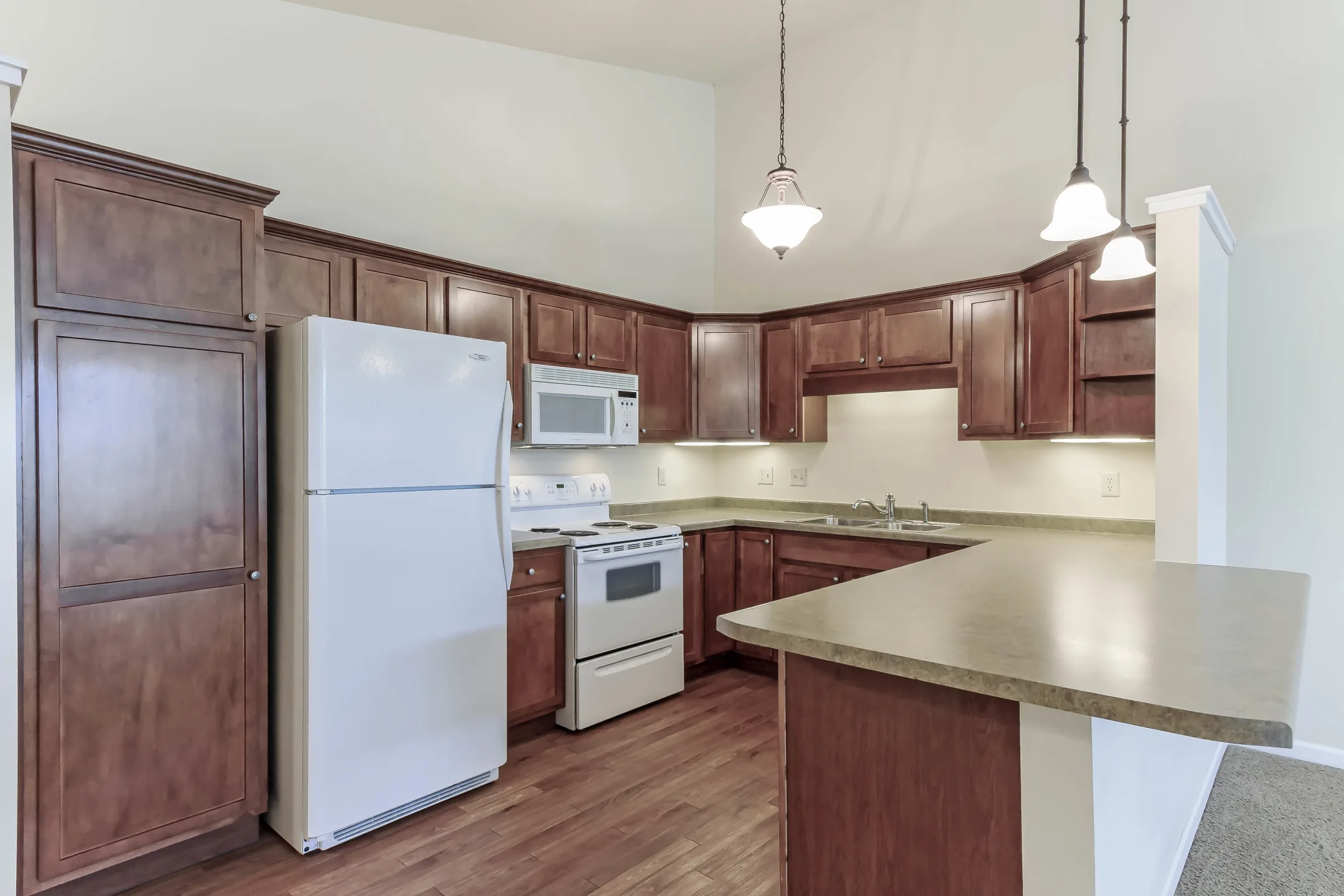 Kitchen - HighPointe Apartments - Fargo, ND