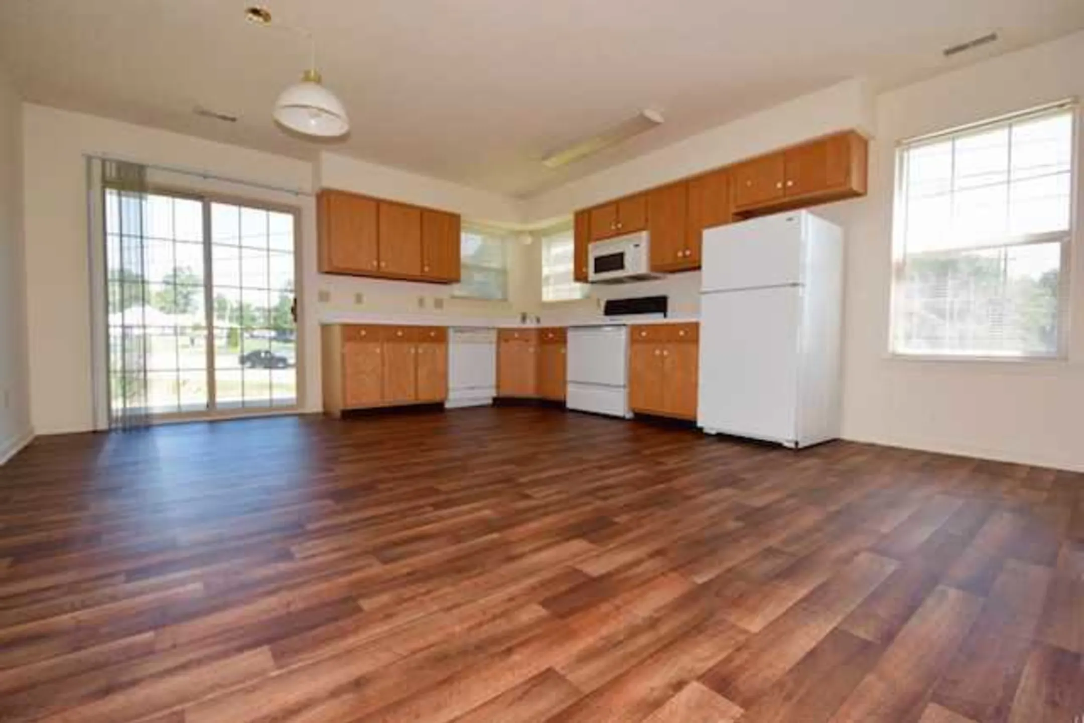 Kitchen - Ashley Square Apartments - Jeffersonville, IN