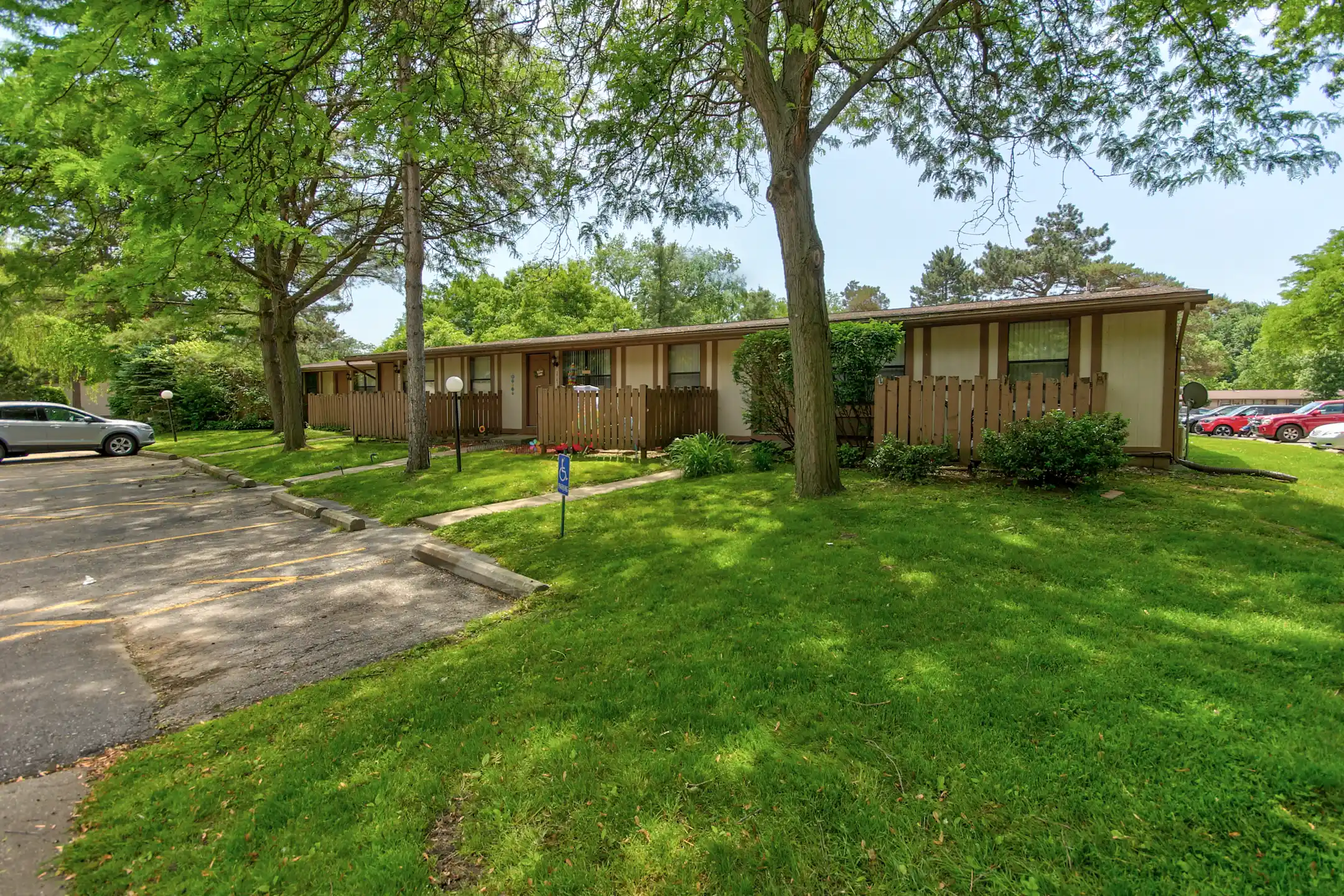 Heritage Apartments Apartments Harrison Township, MI 48045