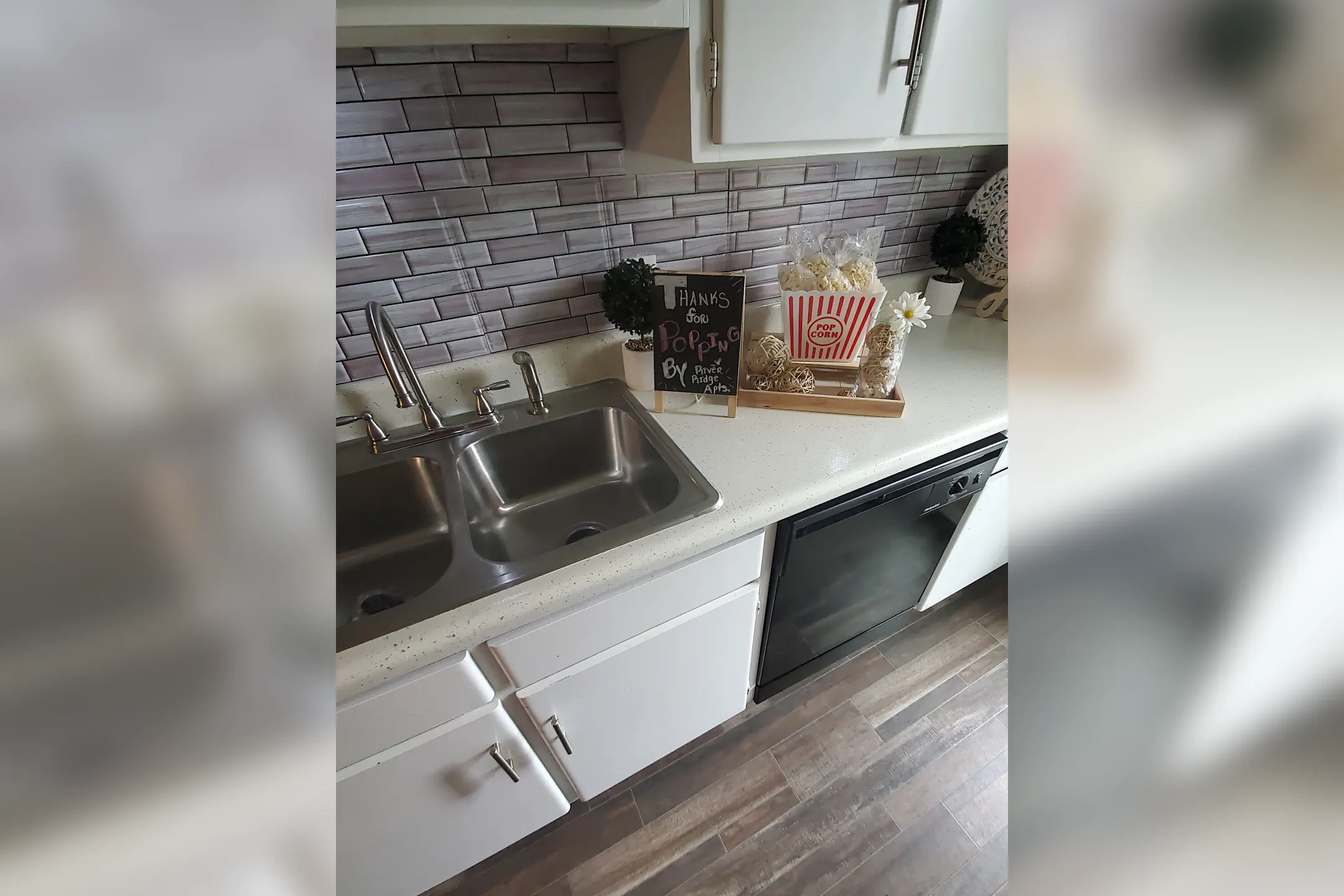Kitchen - River Ridge Apartments - Columbia, SC