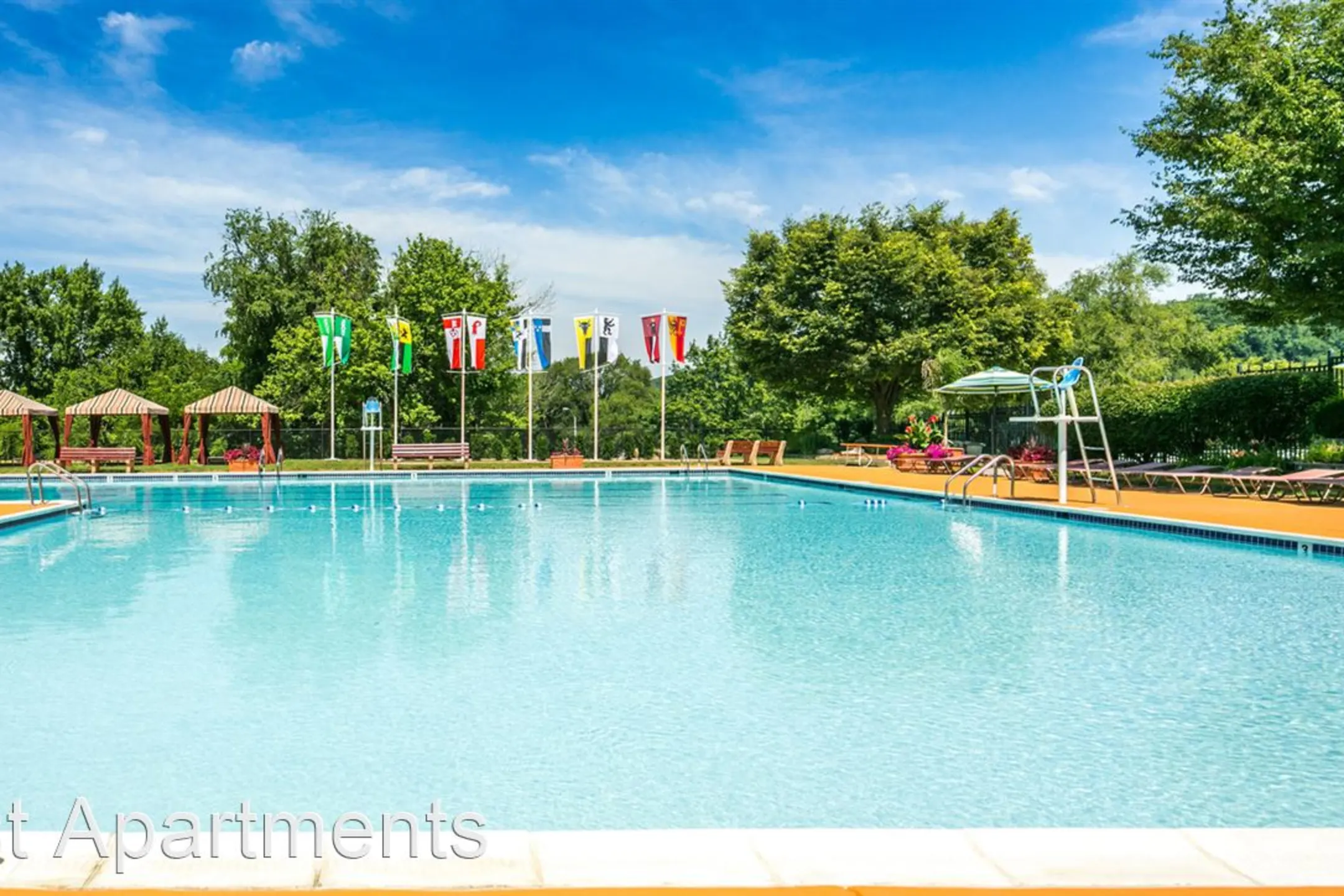 Pool - Briarcliff Apartments - Cockeysville, MD