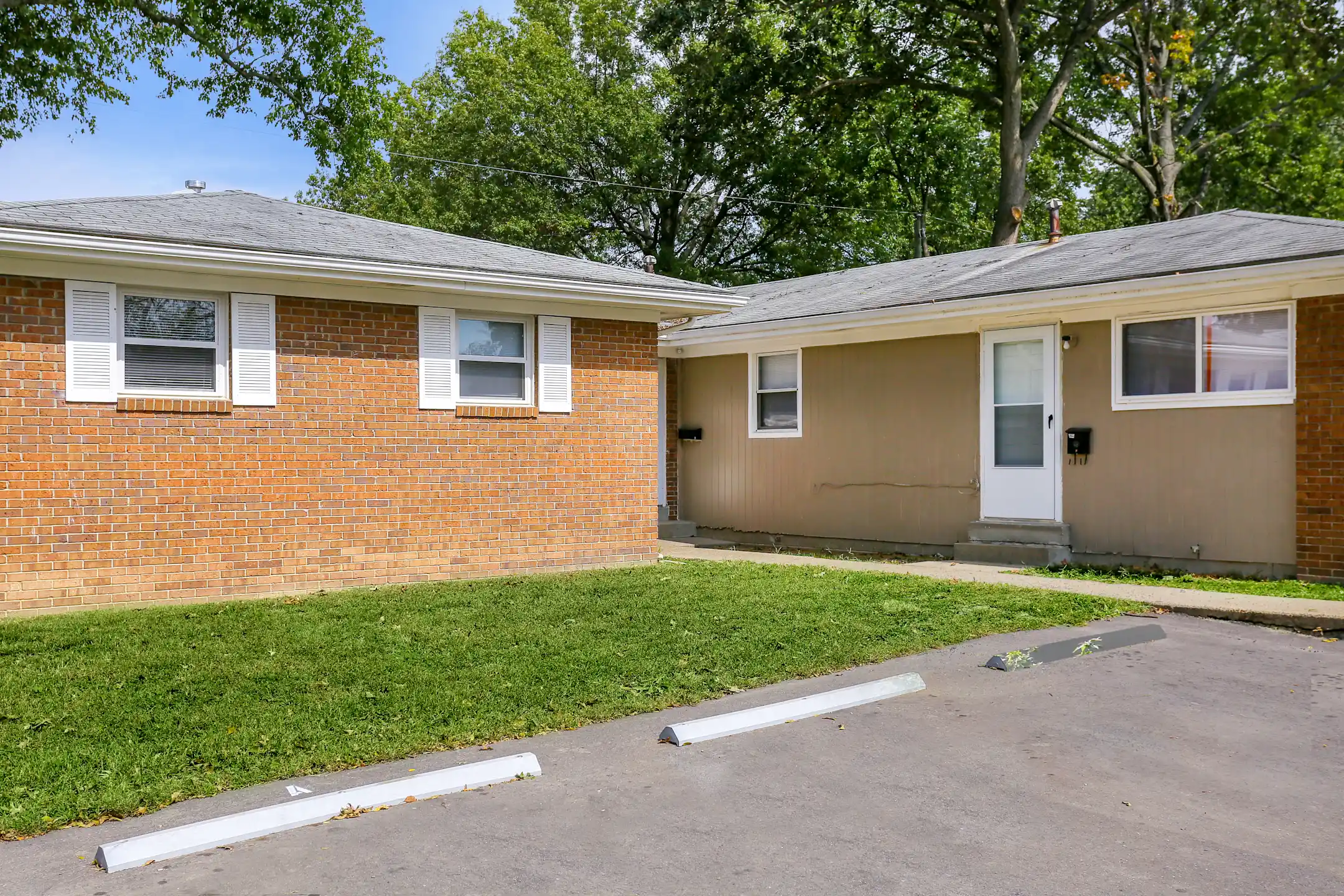 Building - Crescent Valley Apartments - Evansville, IN