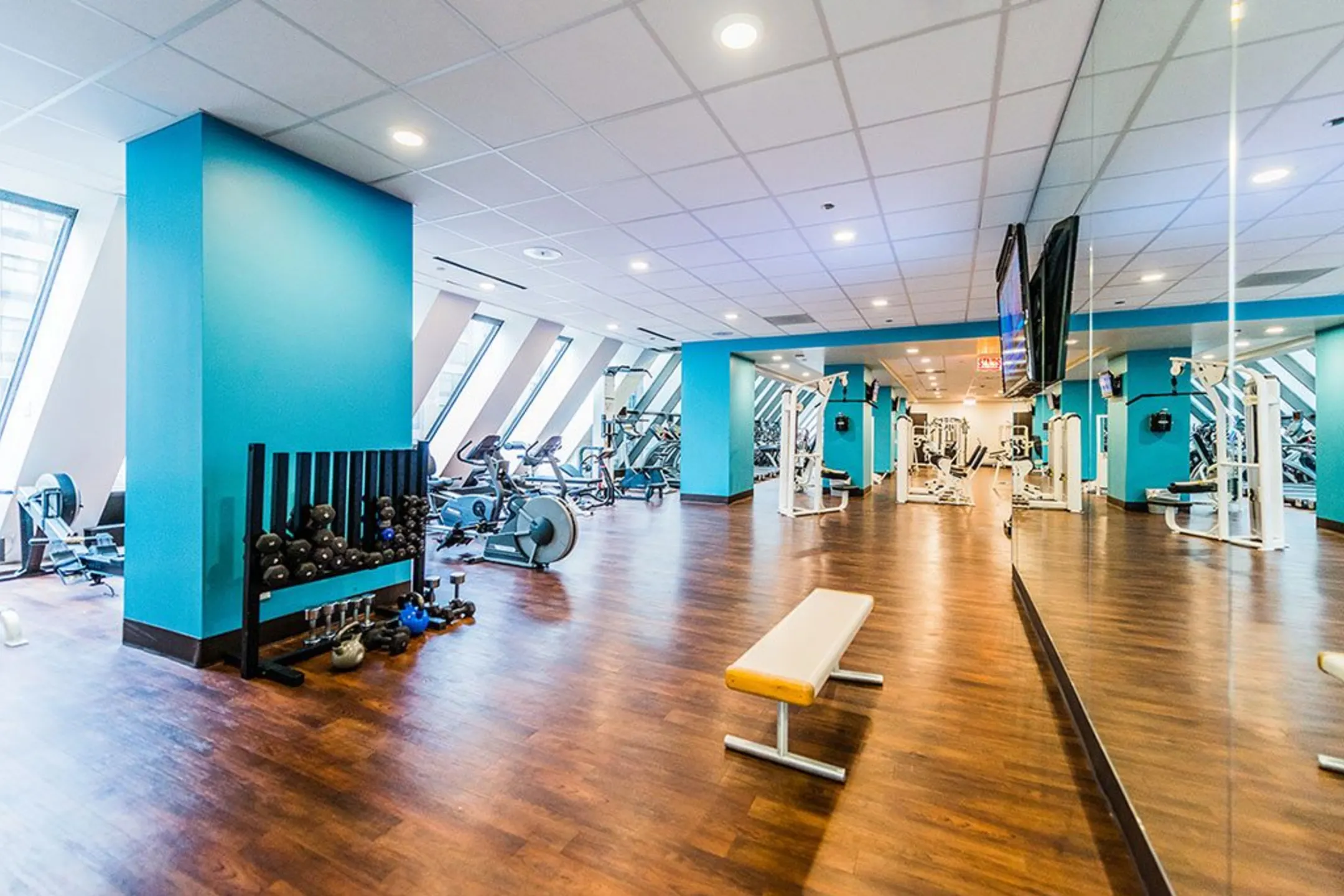 Fitness Weight Room - Axis Apartments and Lofts - Chicago, IL