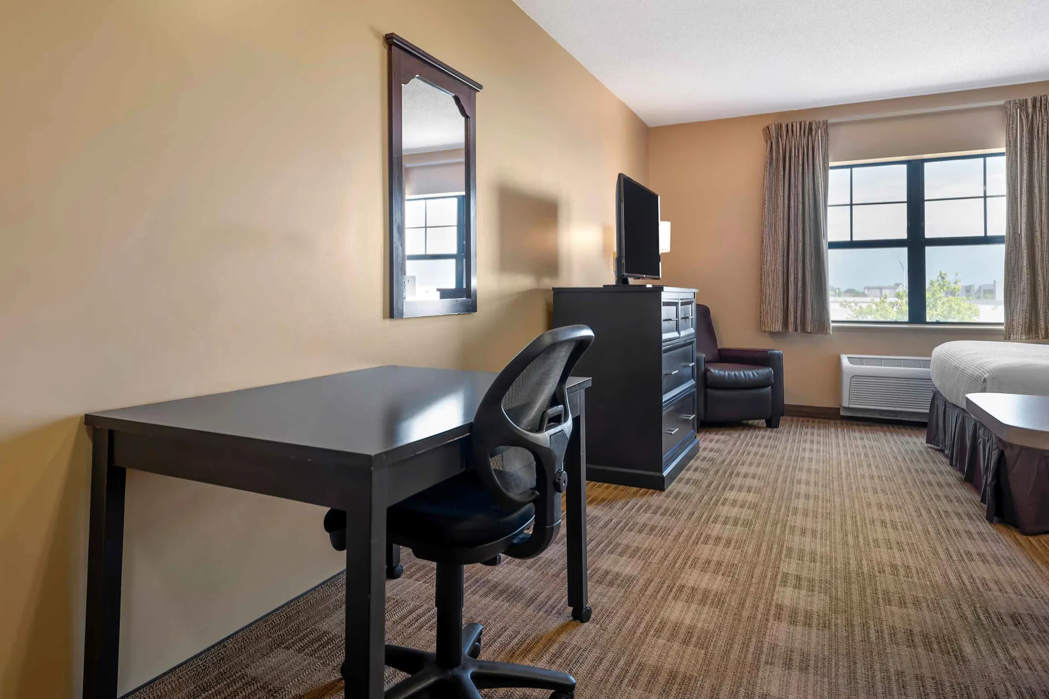 Dining Room - Furnished Studio - Chicago - Itasca - Itasca, IL