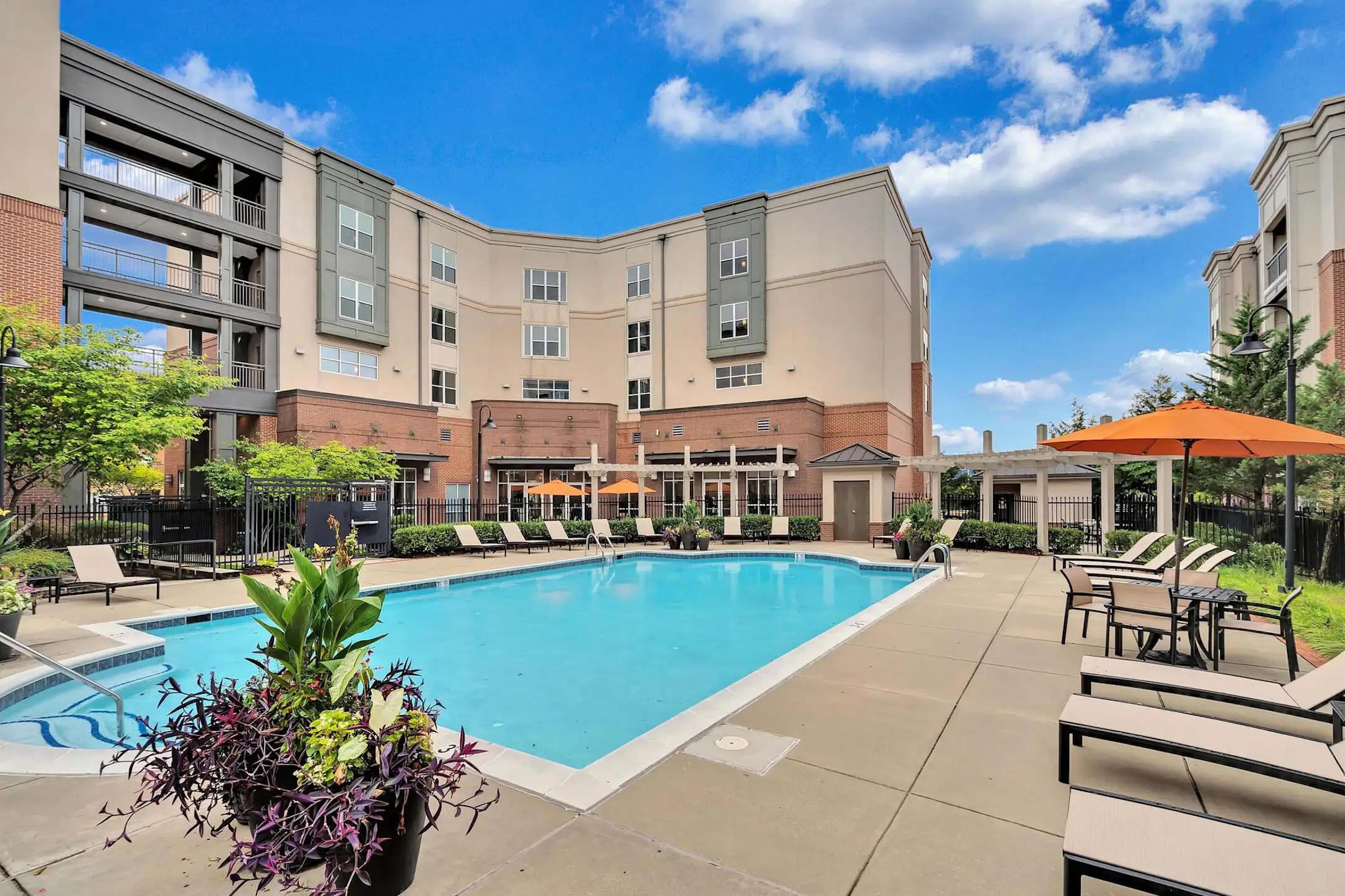 Camden College Park - 9600 Milestone Way | College Park, MD Apartments ...