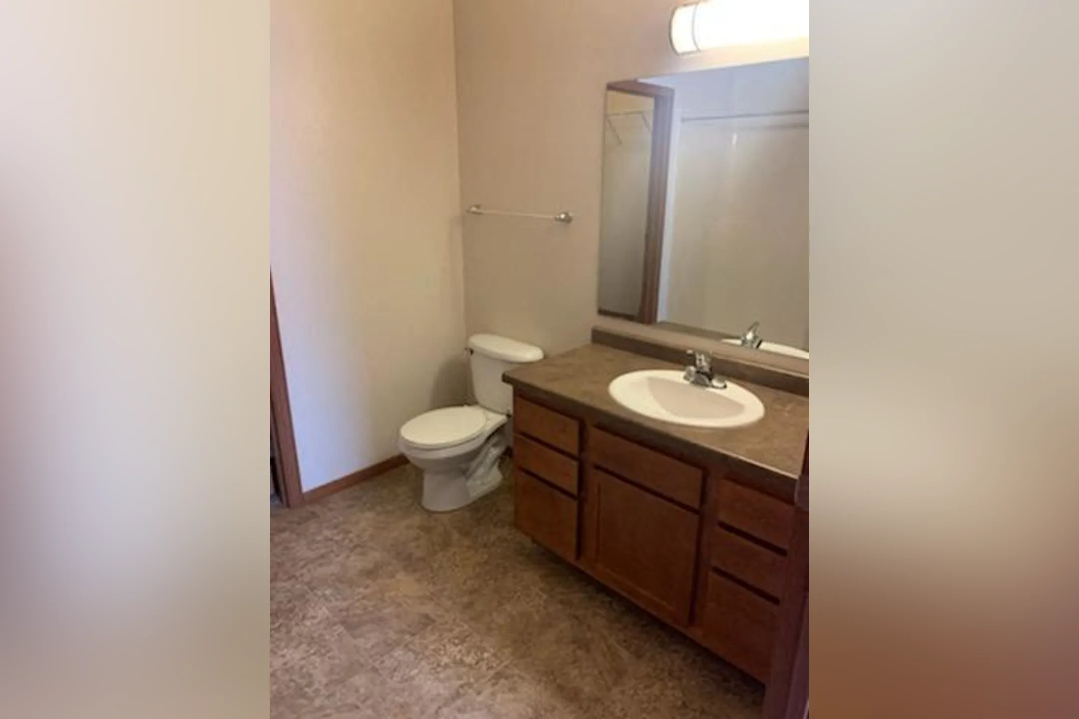 Urban View Apartments - Fargo, ND