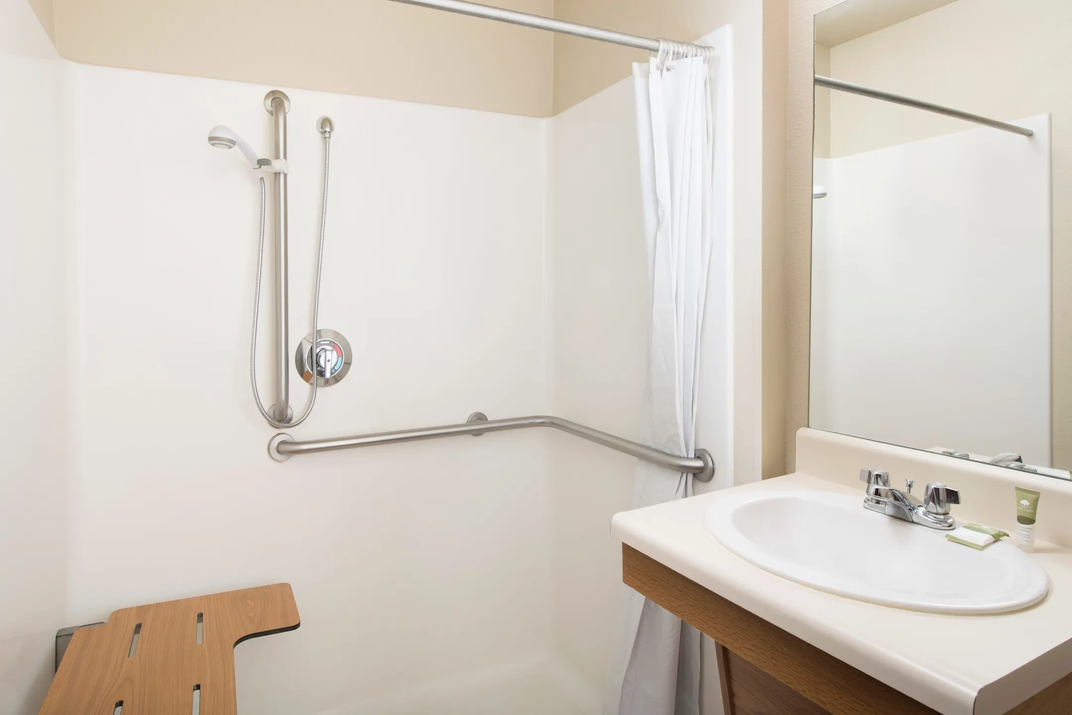 Furnished Studio Omaha Southwest Apartments Omaha, NE 68137