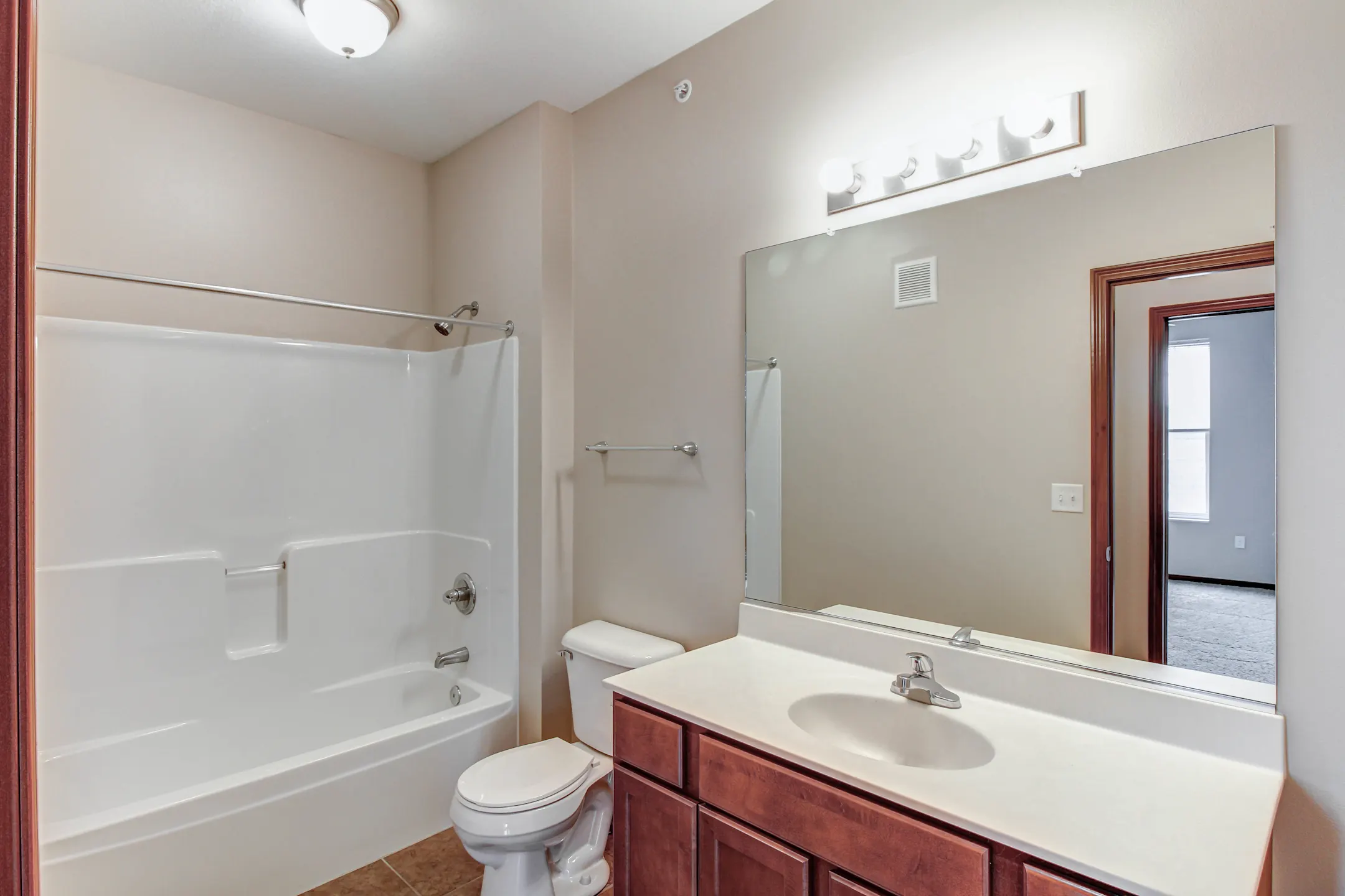 Bathroom - The Woodland Reserve Apartments - Ankeny, IA