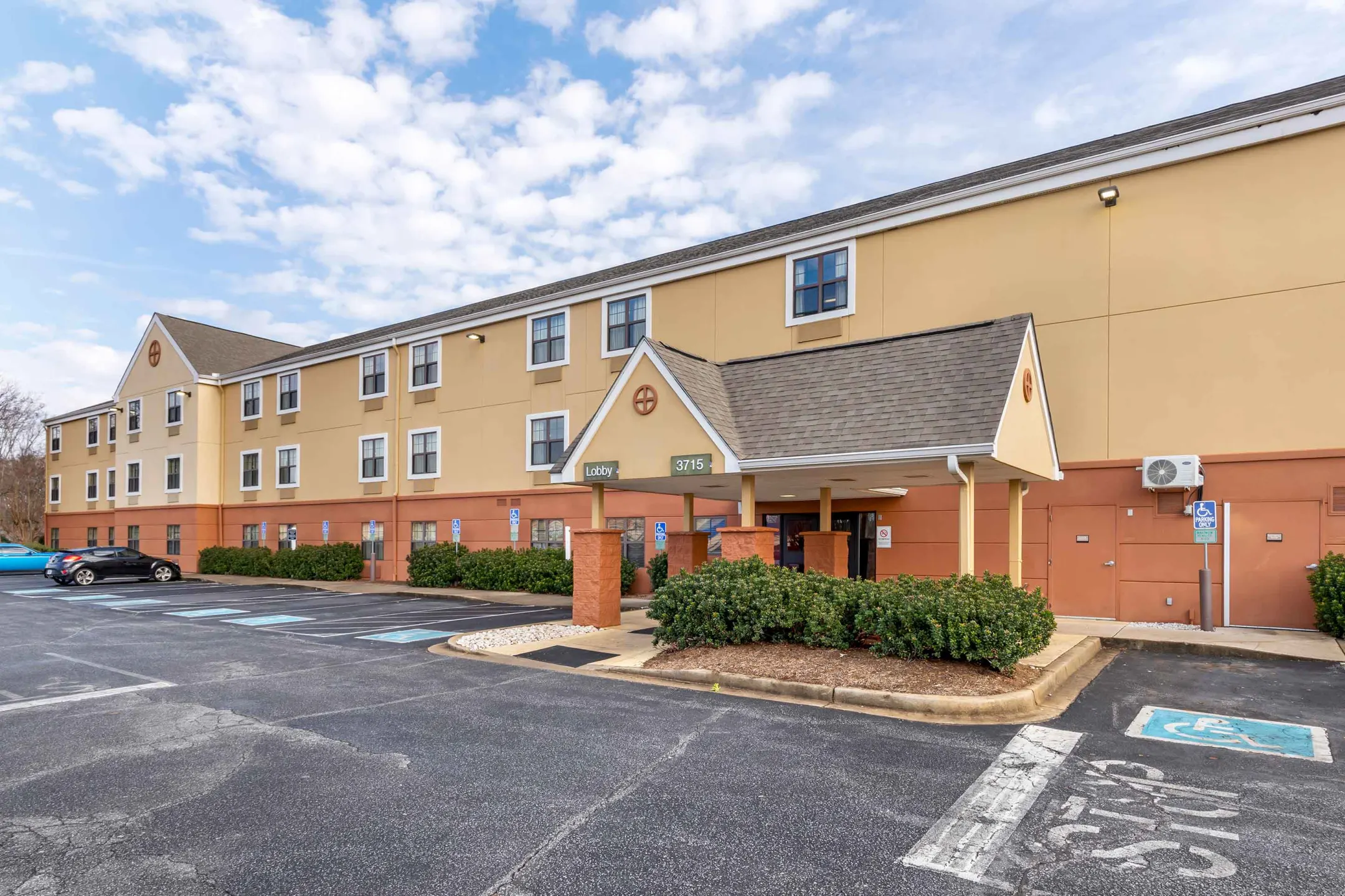 Building - Furnished Studio - Greenville - Airport - Greenville, SC
