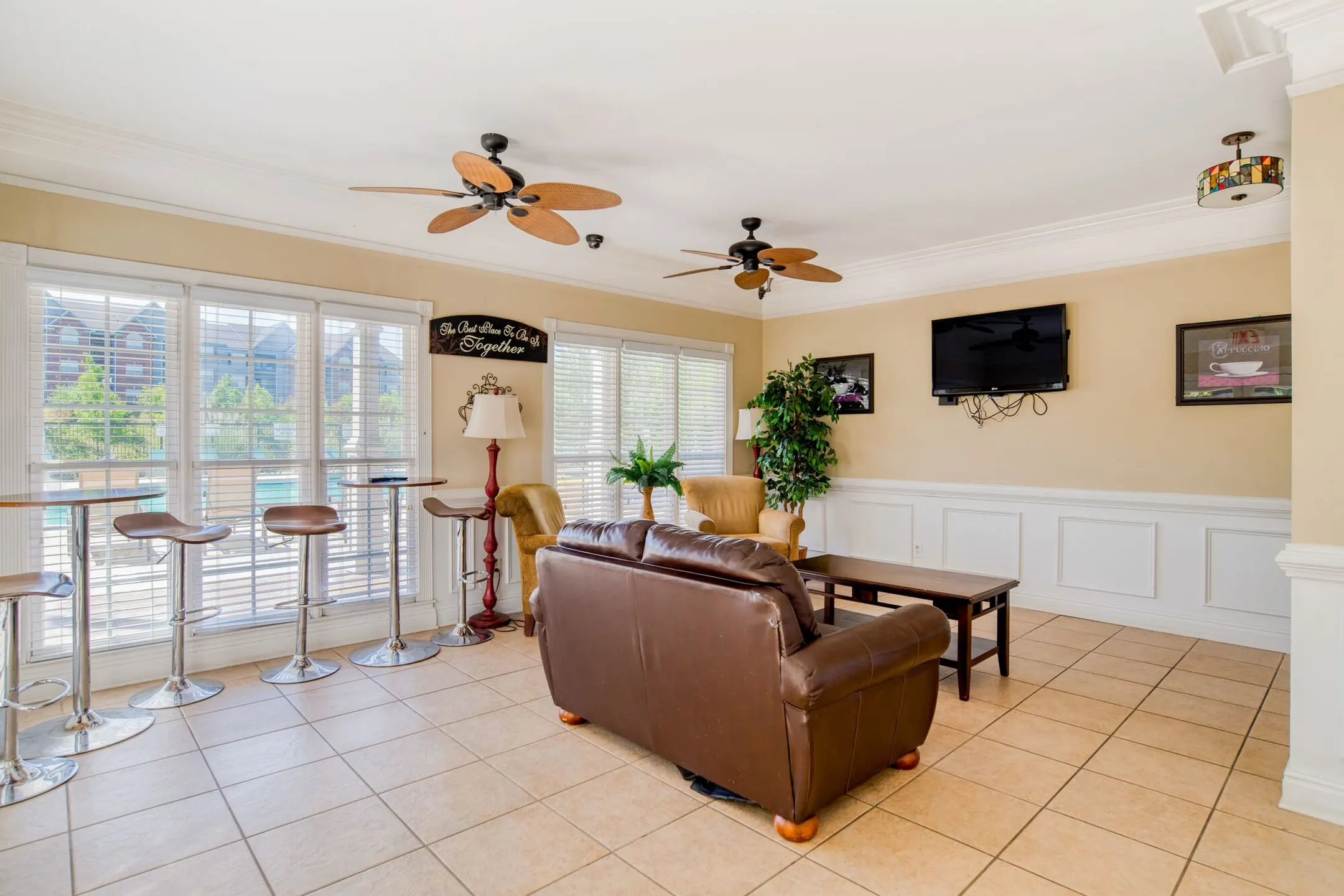 Living Room - Steeple Crest Luxury Apartments - Phenix City, AL