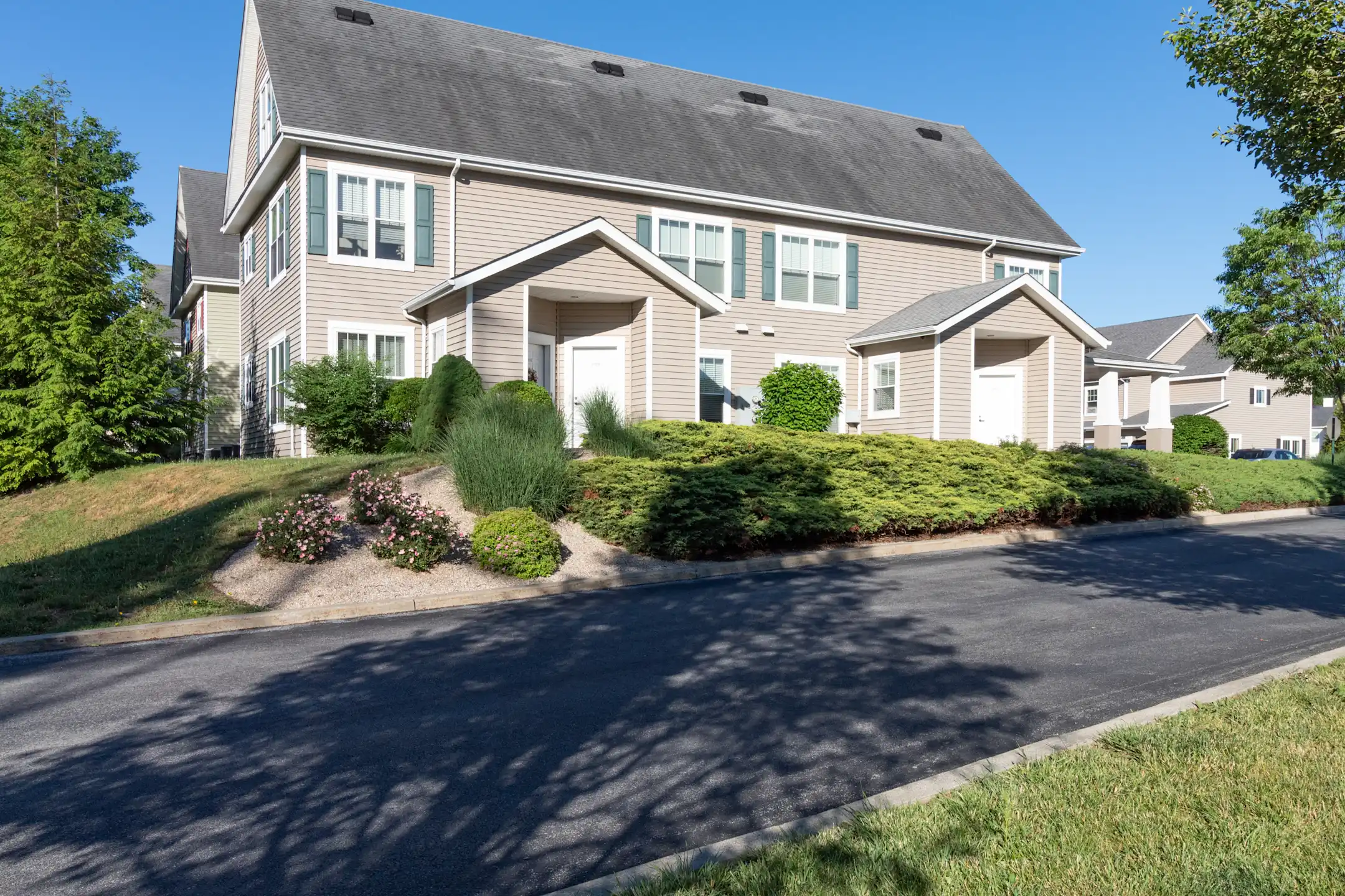 Brookside Meadows 10100 Brookside Rd Pleasant Valley, NY Apartments