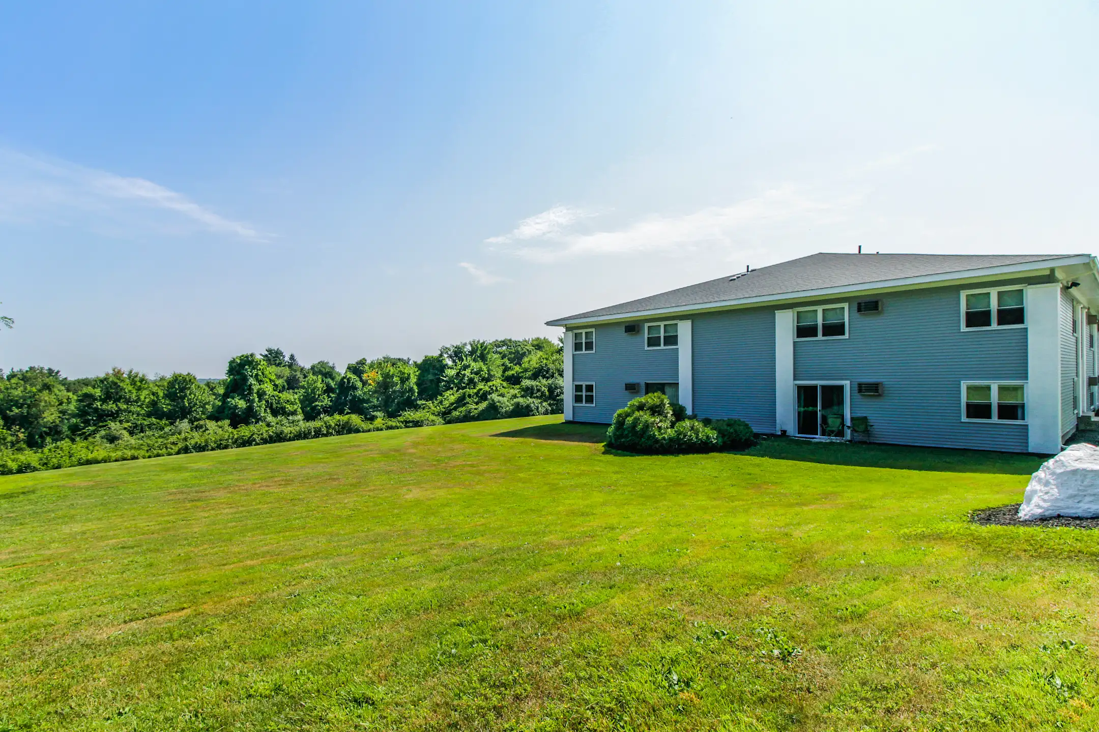 Country Manor Pomfret 120 Putnam Rd Pomfret, CT Apartments for