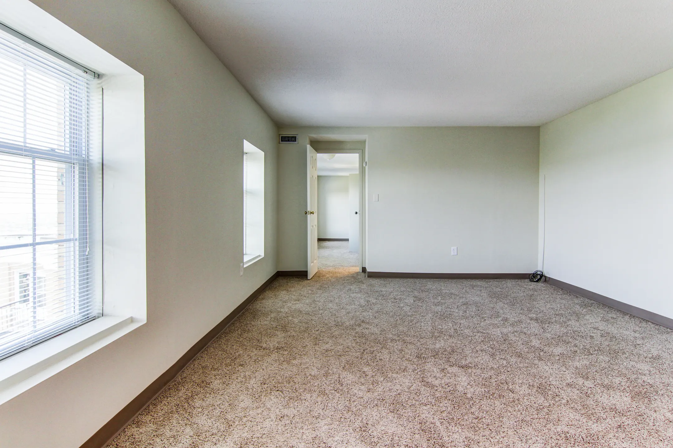 Living Room - The Highlands - Fall River, MA