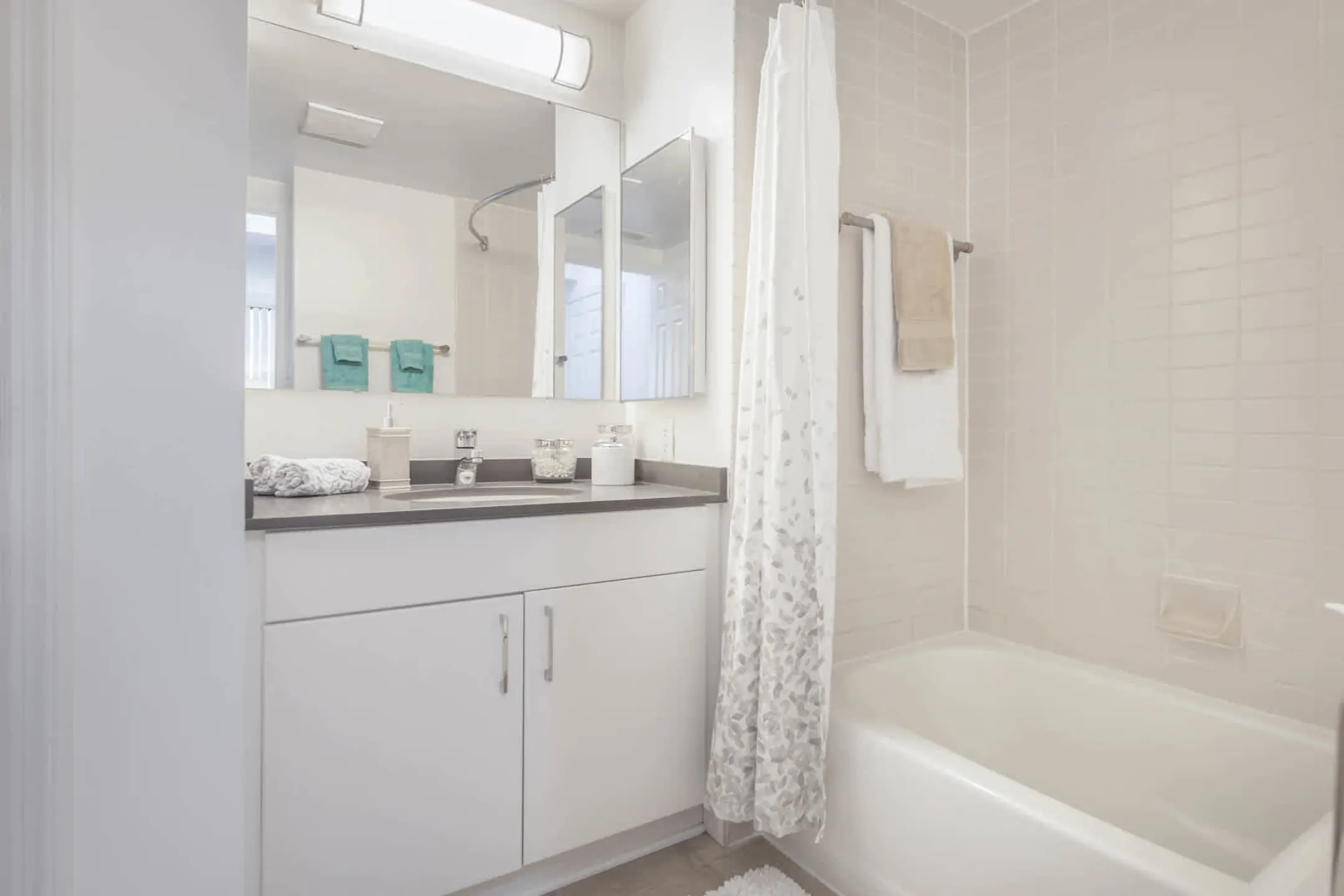 Bathroom - Marlowe Apartments - Arlington, VA