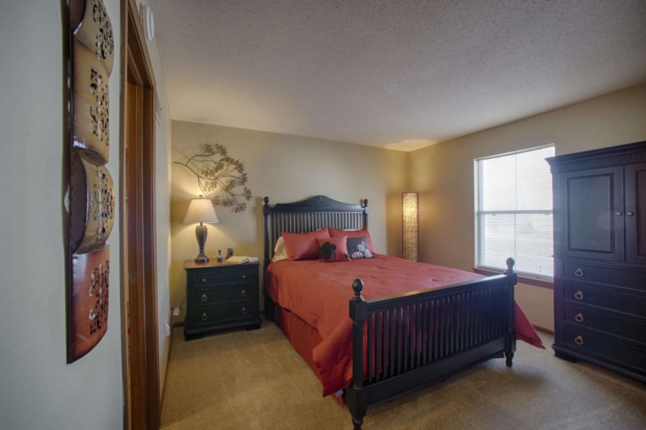 Pinegate Apartments Merriam, KS 66202