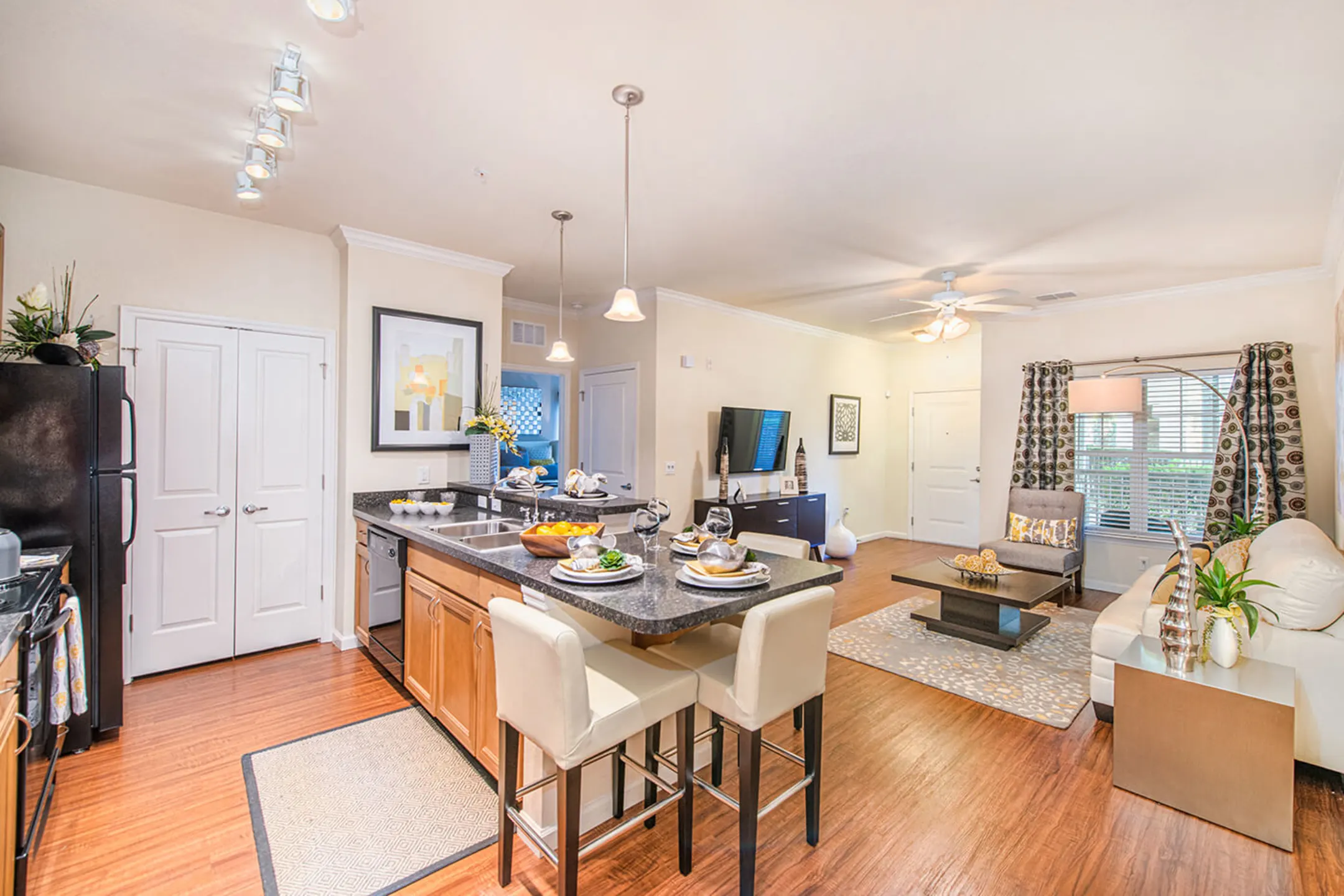 MAA Randal Lakes Apartments Orlando, FL 32832