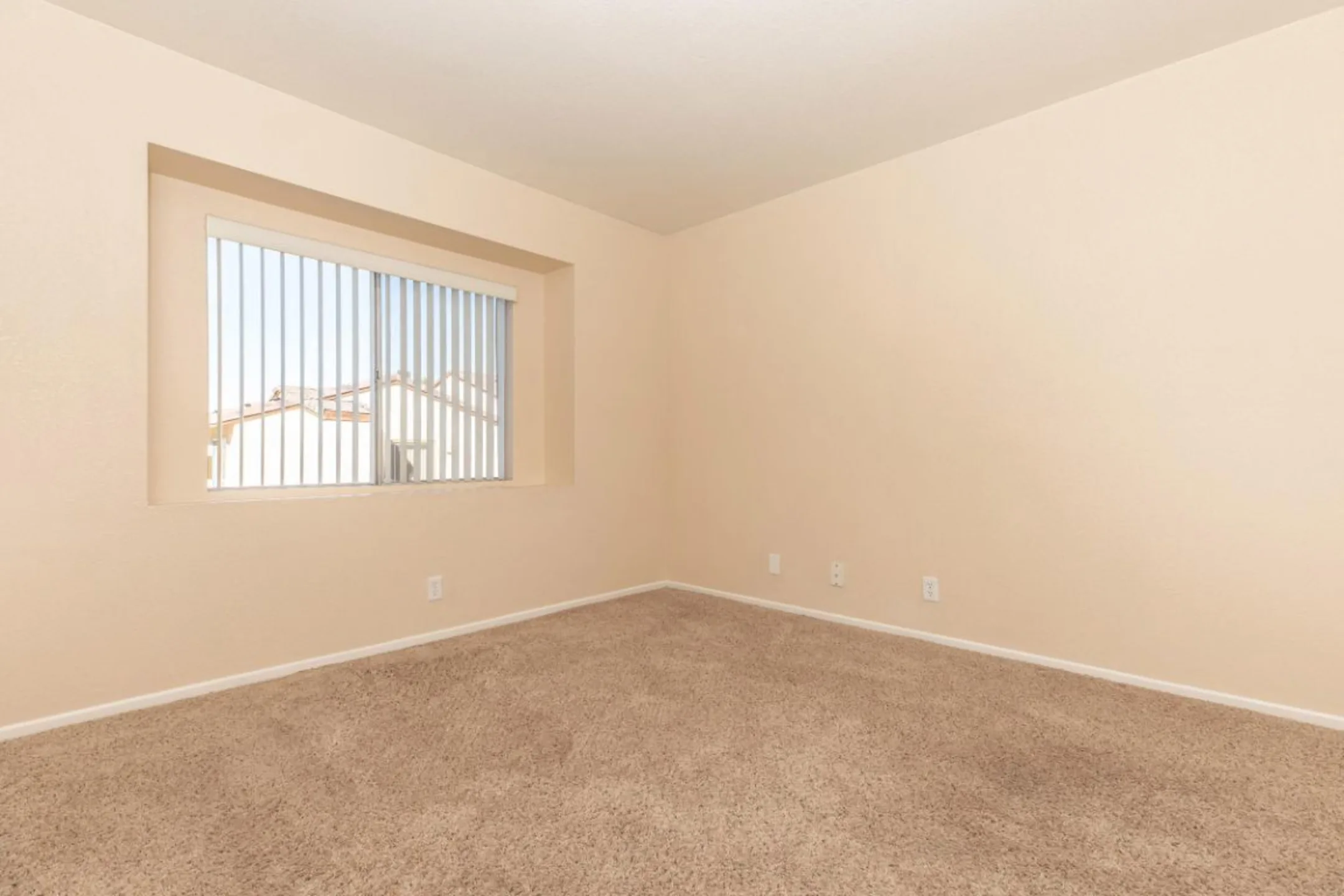 Desert Heights Apartments - Barstow, CA