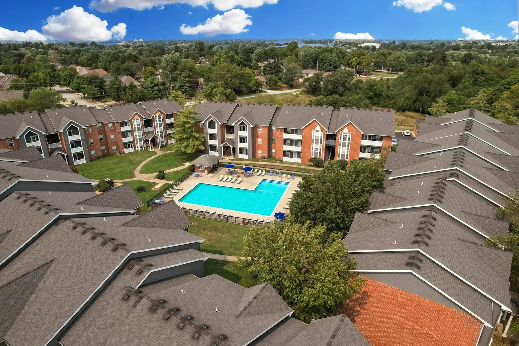 Lake Shore at Chesterfield Village Apartments Springfield, MO 65807