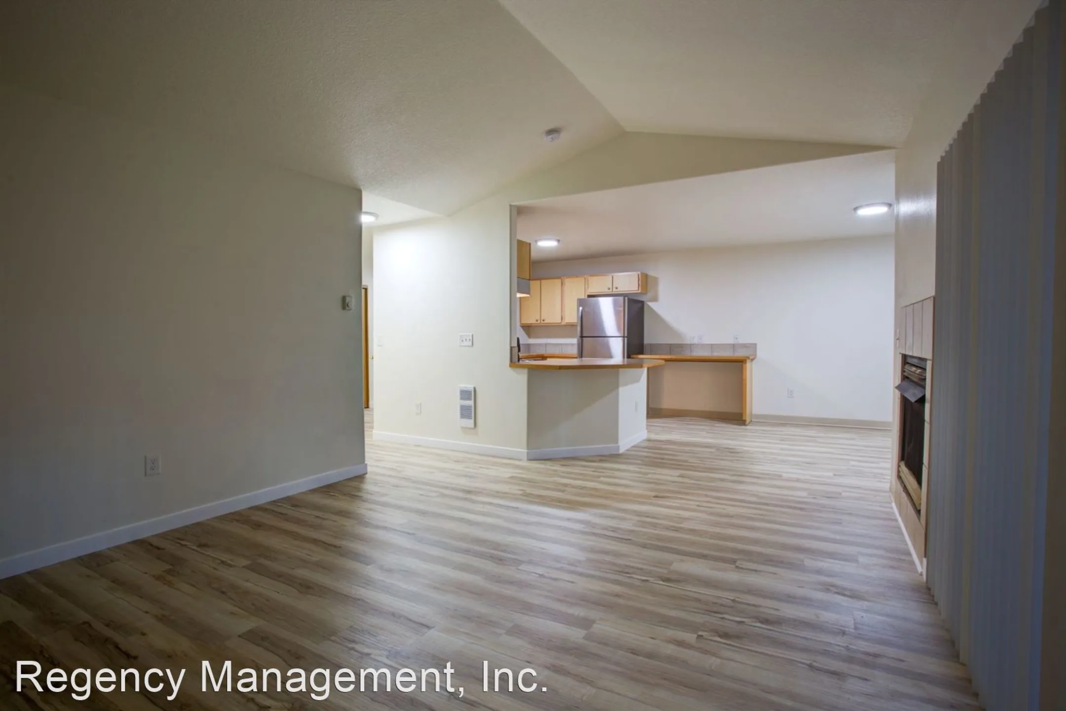 Living Room - Tamarack Village - Vancouver, WA