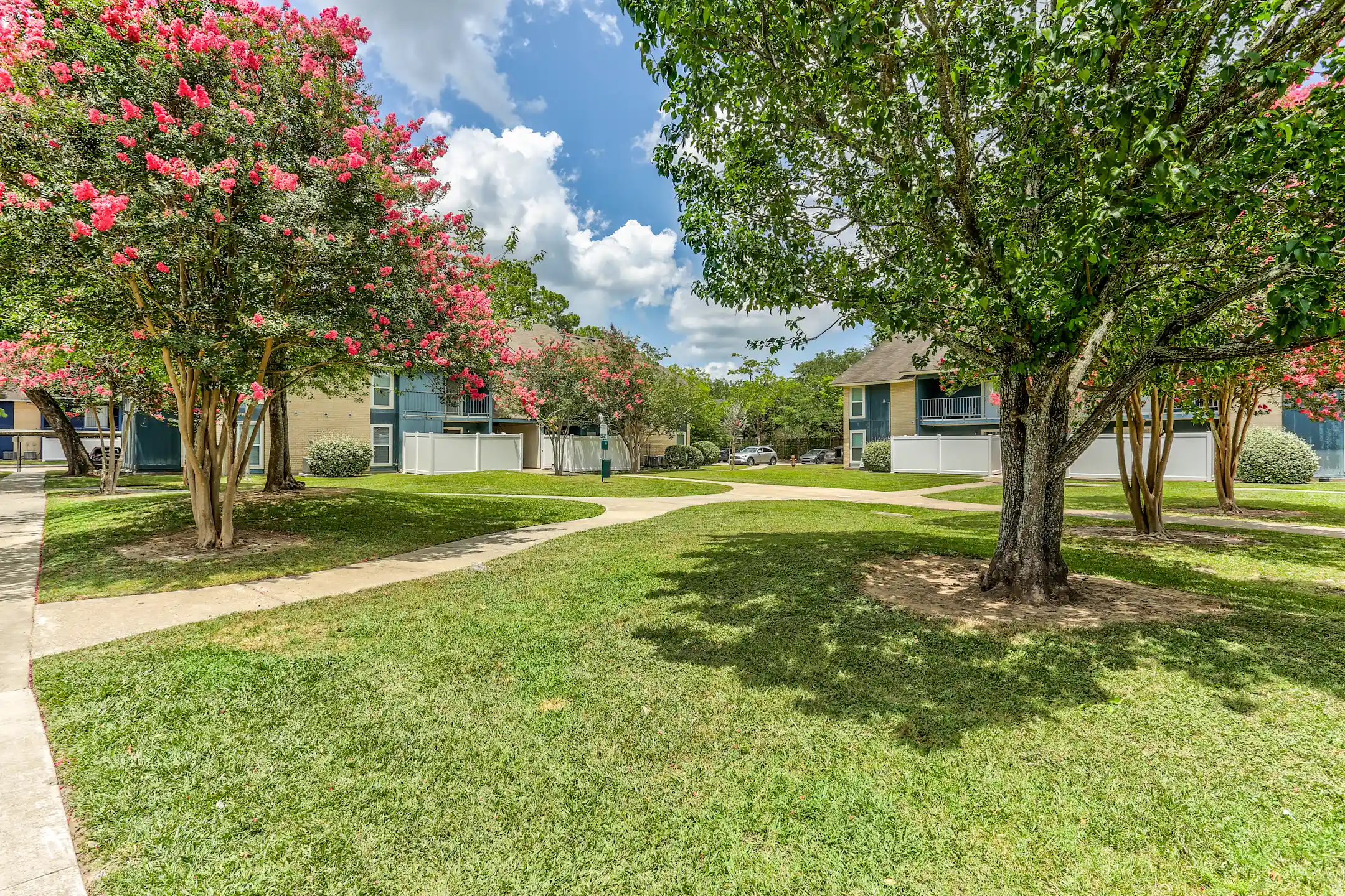 Jefferson Arms Apartments 10390 Jefferson Hwy Baton Rouge, LA